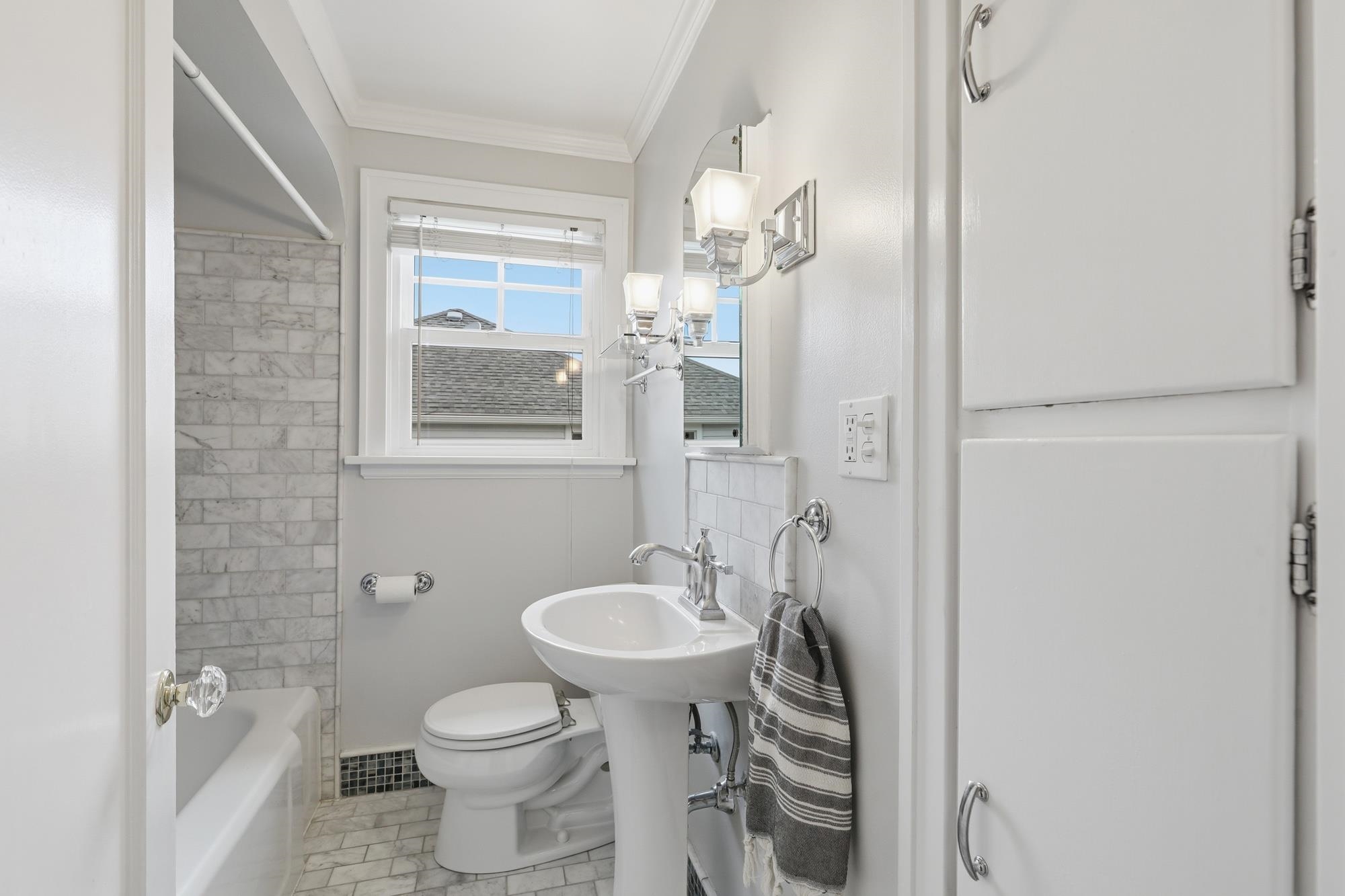 2715 W Rockwell Ave - Photo 16
