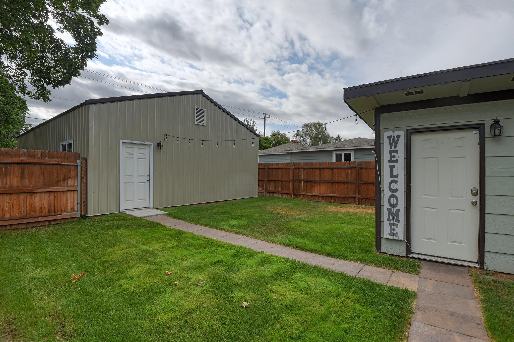 3302 N Vista Rd - Photo 21