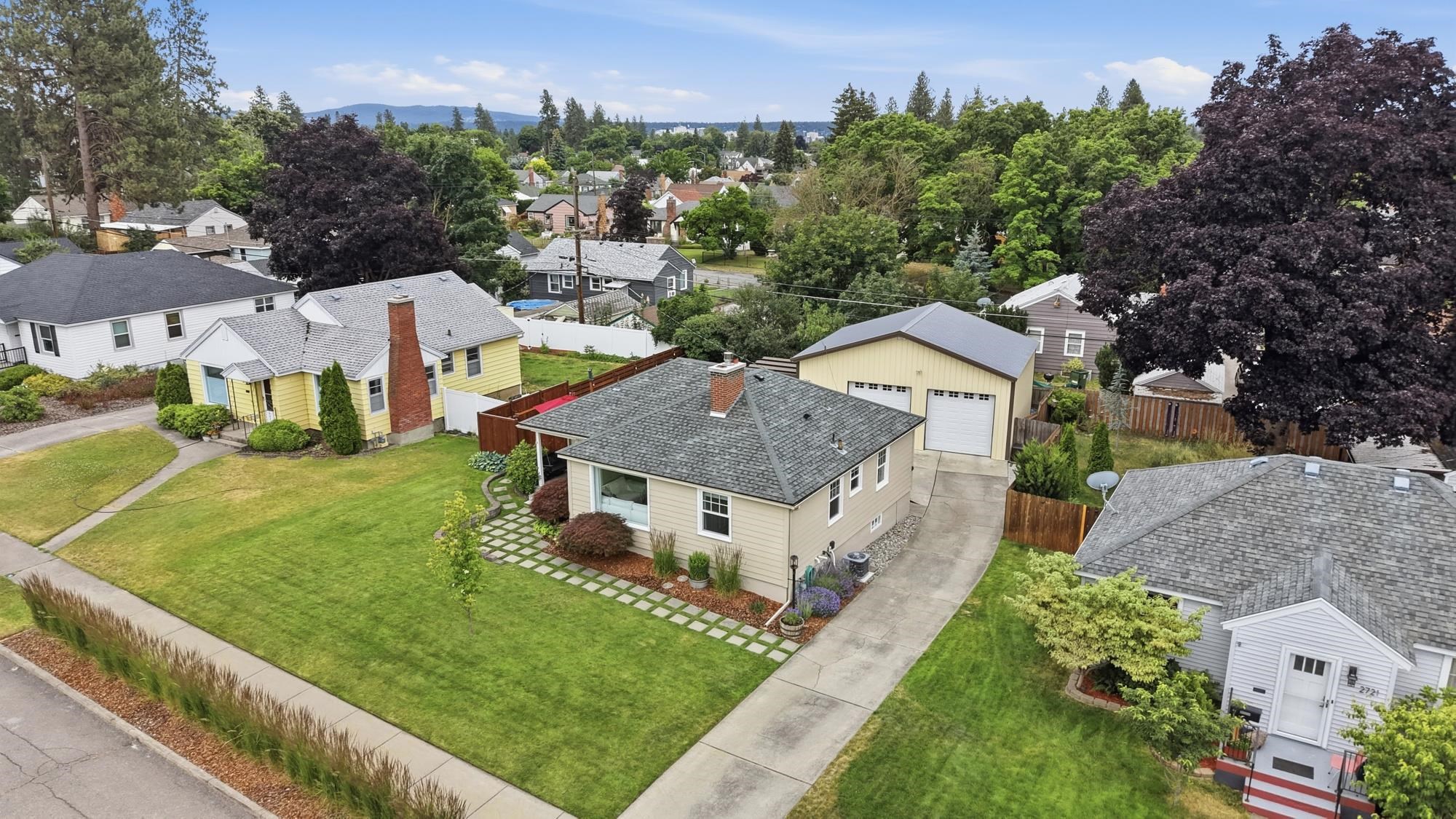 2715 W Rockwell Ave - Photo 2