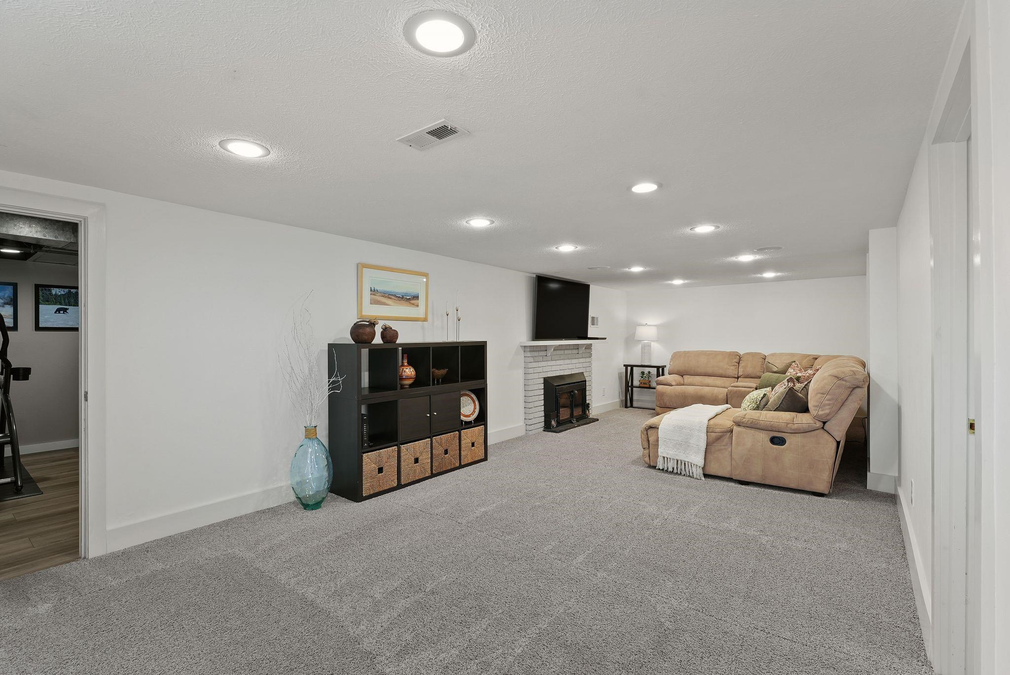 2715 W Rockwell Ave - Photo 19