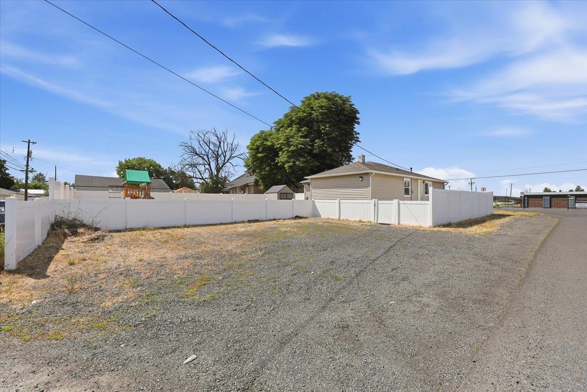 1828 E Francis Ave - Photo 33