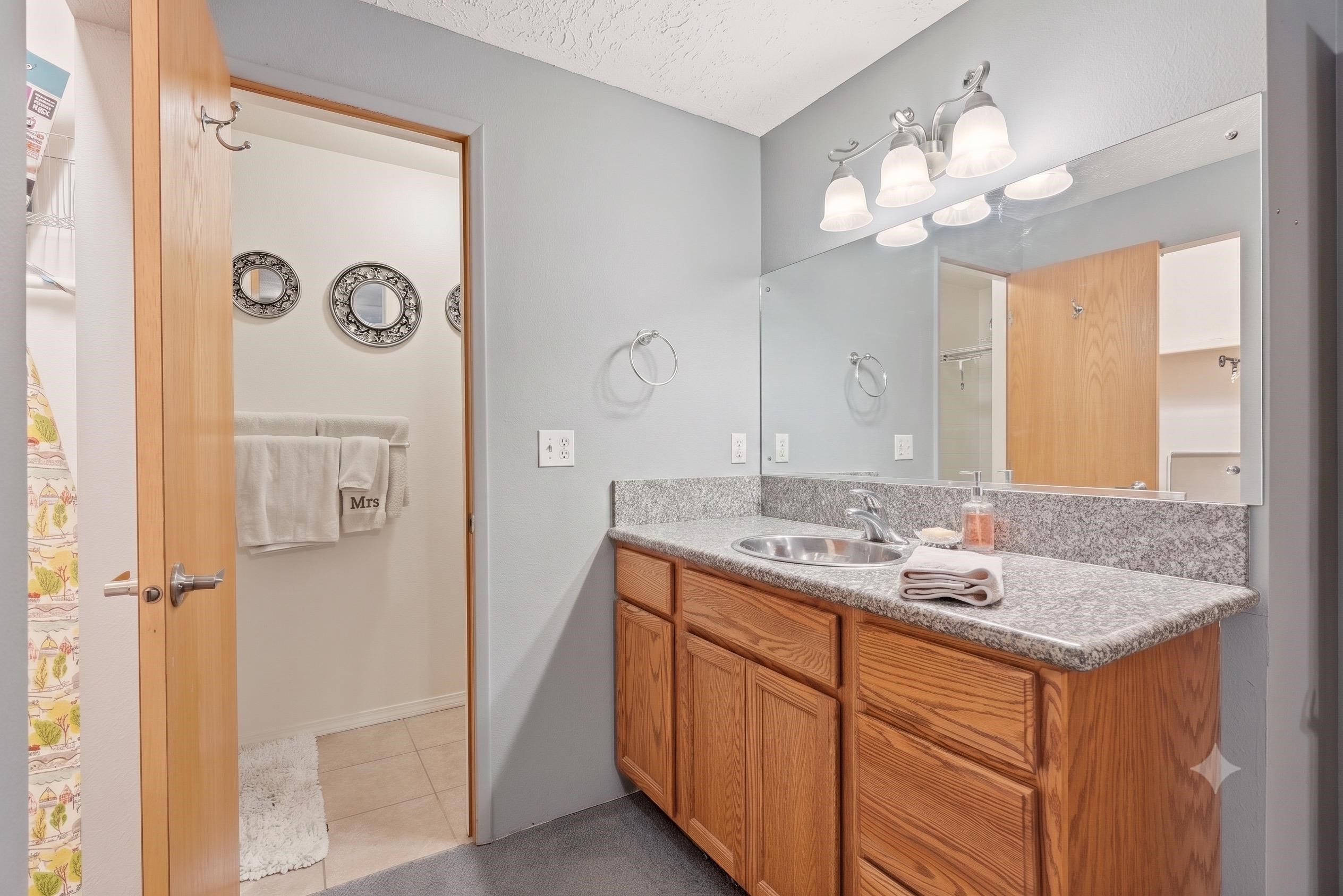 214 W 6th Ave - Photo 15