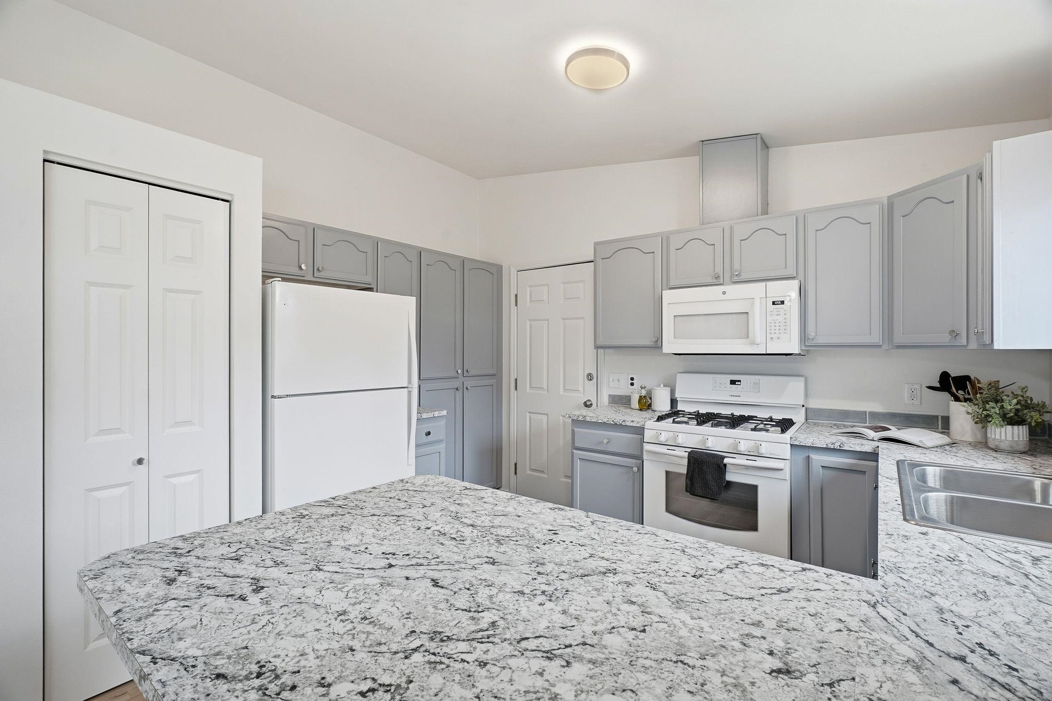 1919 W 27th Ave - Photo 10