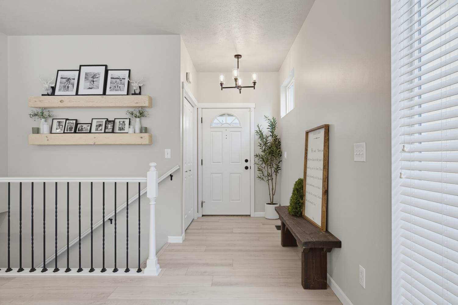 4504 E 34th Ln - Photo 3
