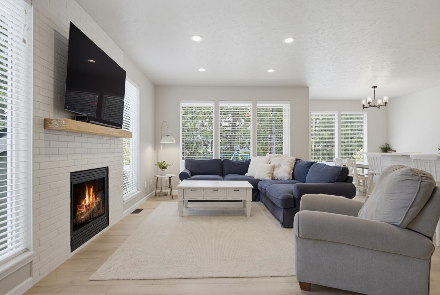4504 E 34th Ln - Photo 4