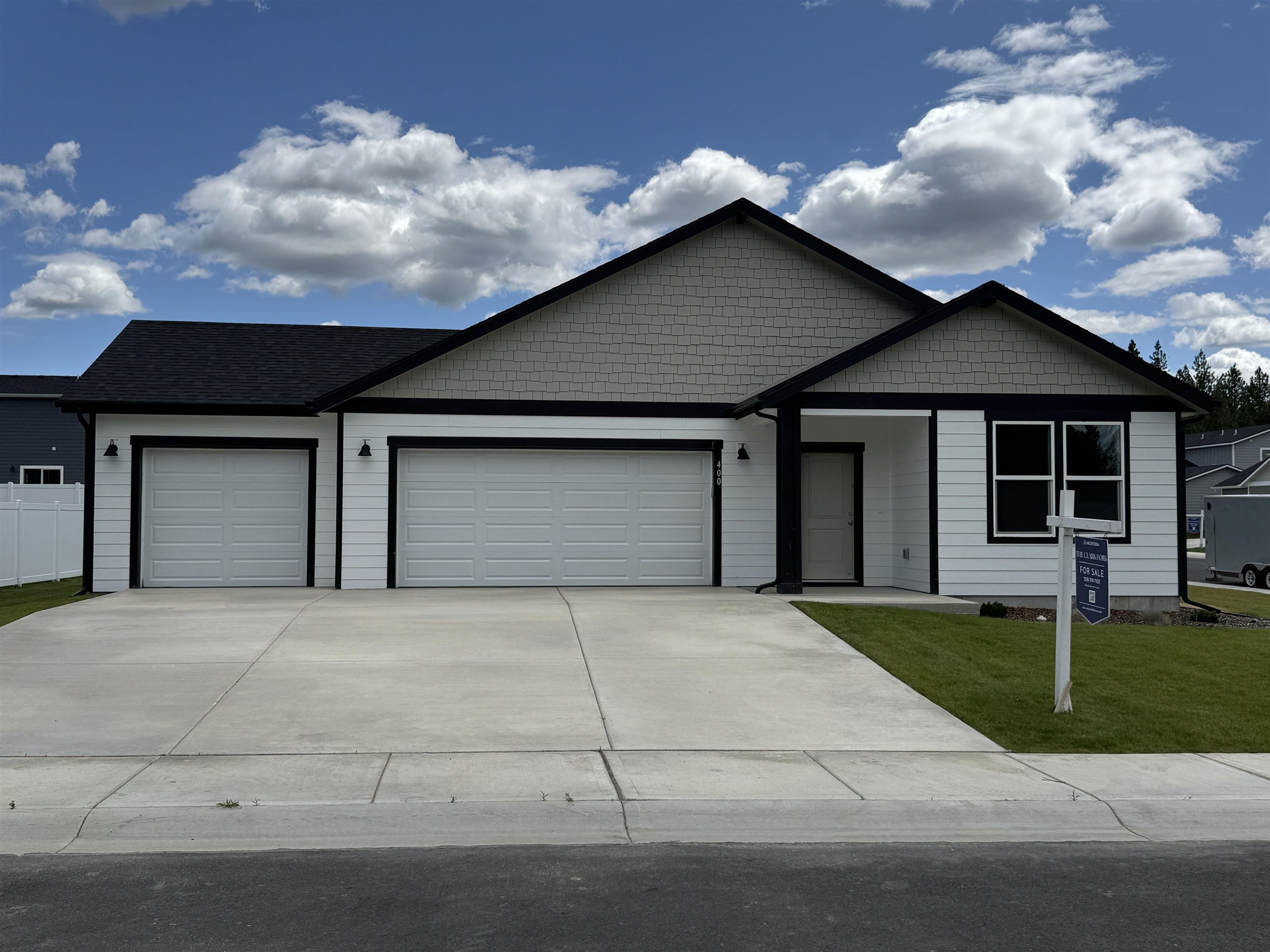 400 N Arcadia Ave - Photo 1