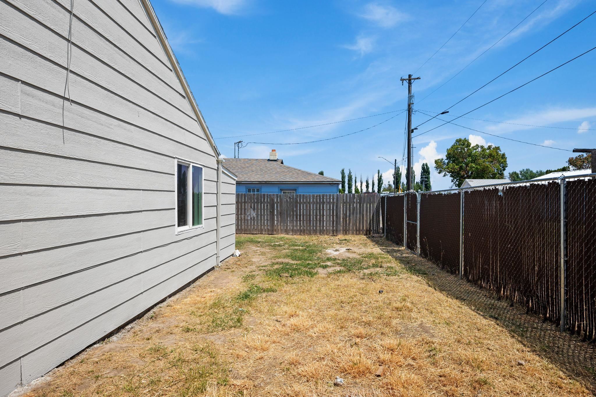 308 E 7th Ave - Photo 20
