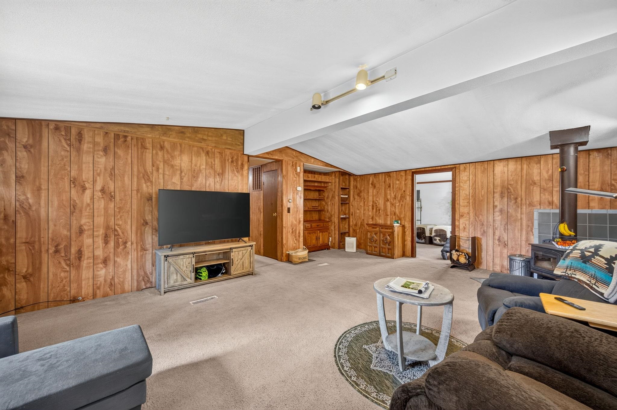 155 E 4th Ave - Photo 7