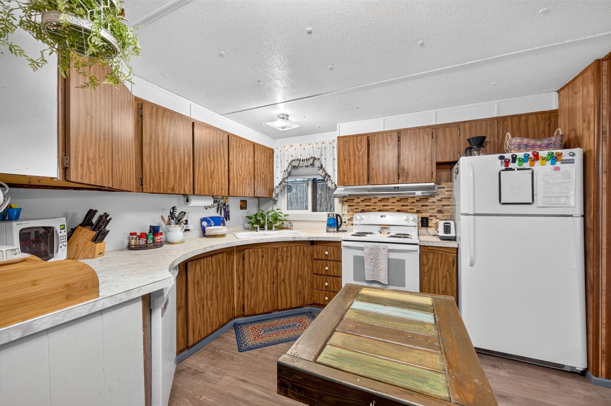 155 E 4th Ave - Photo 9