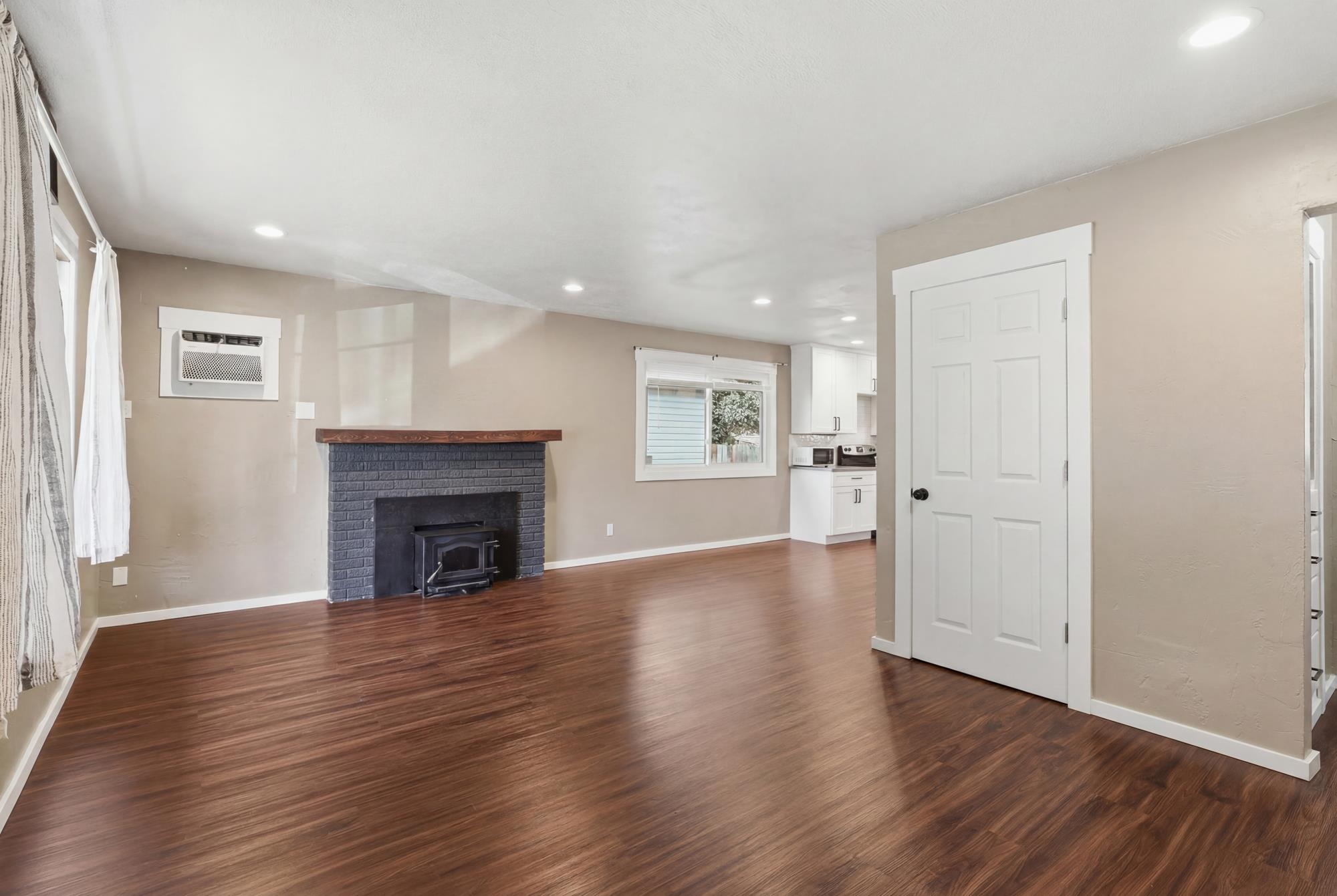 4112 W Wellesley Ave - Photo 2