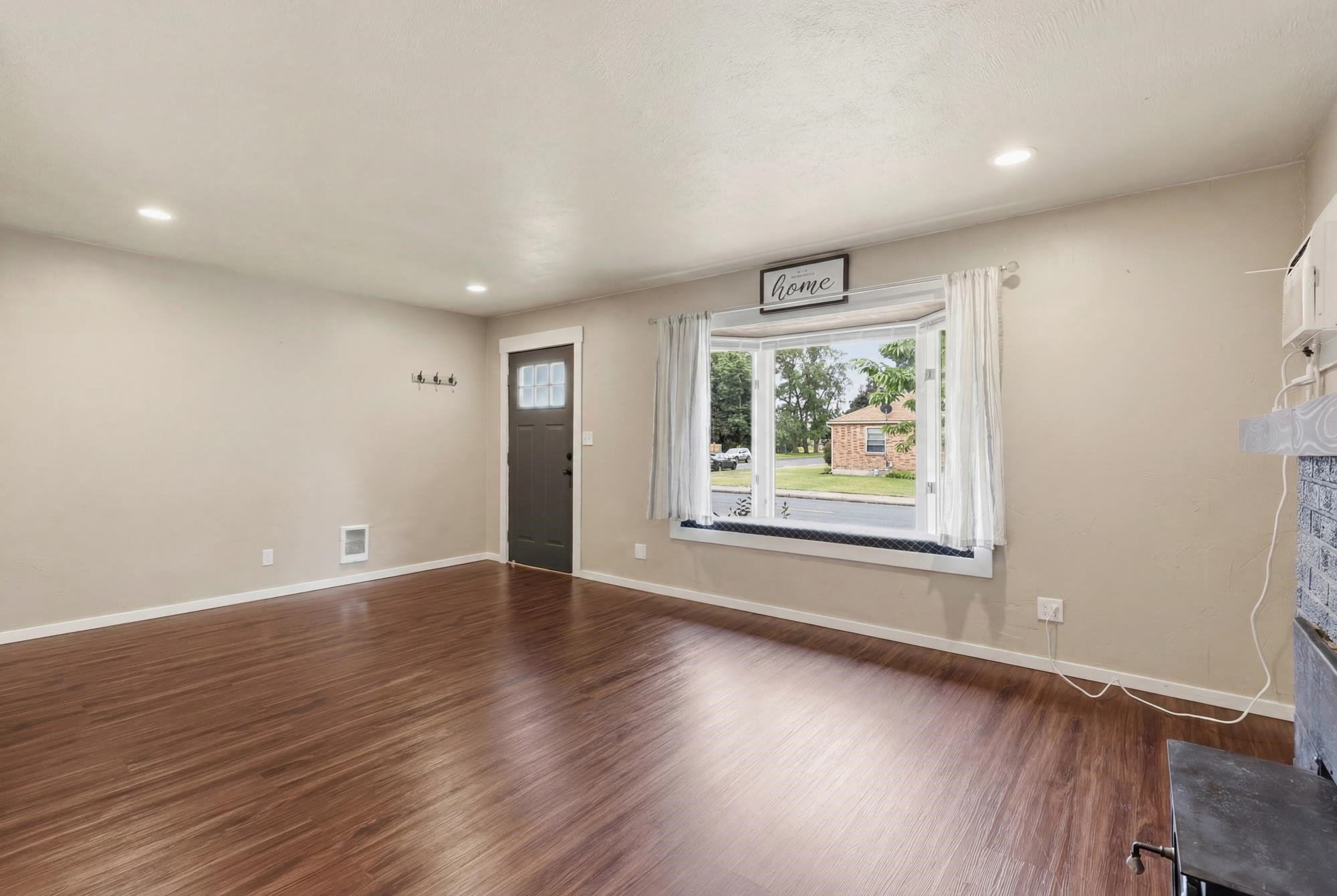 4112 W Wellesley Ave - Photo 4