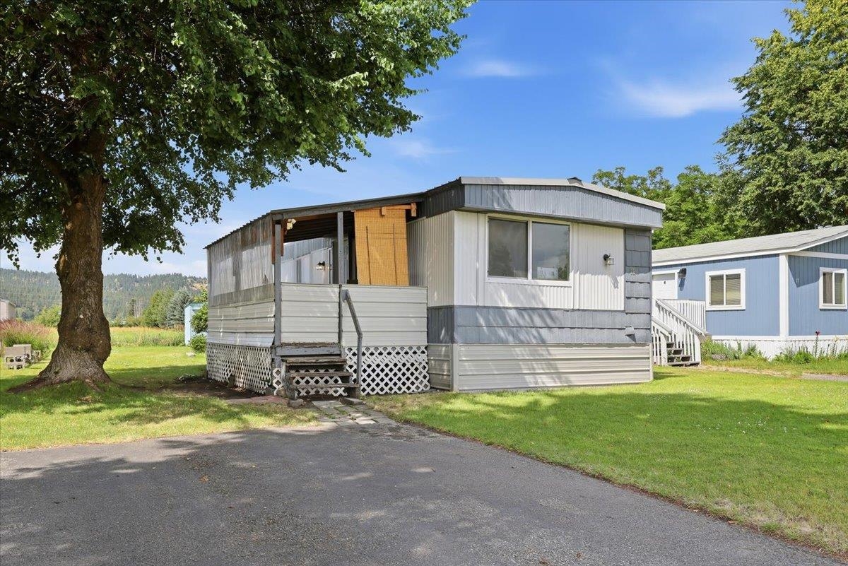 22105 E Wellesley Ave - Photo 1