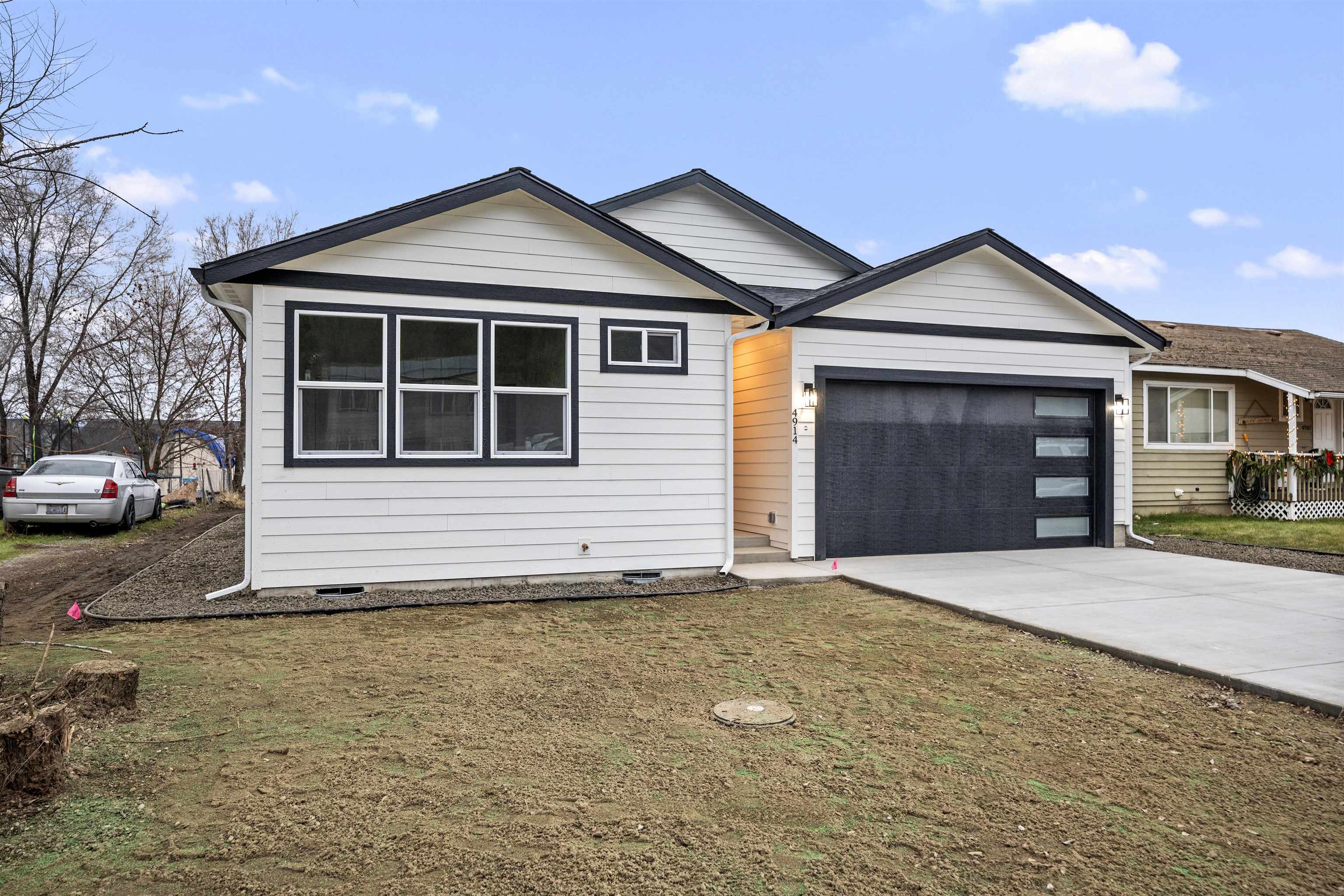 4914 E Fairview Ave - Photo 2
