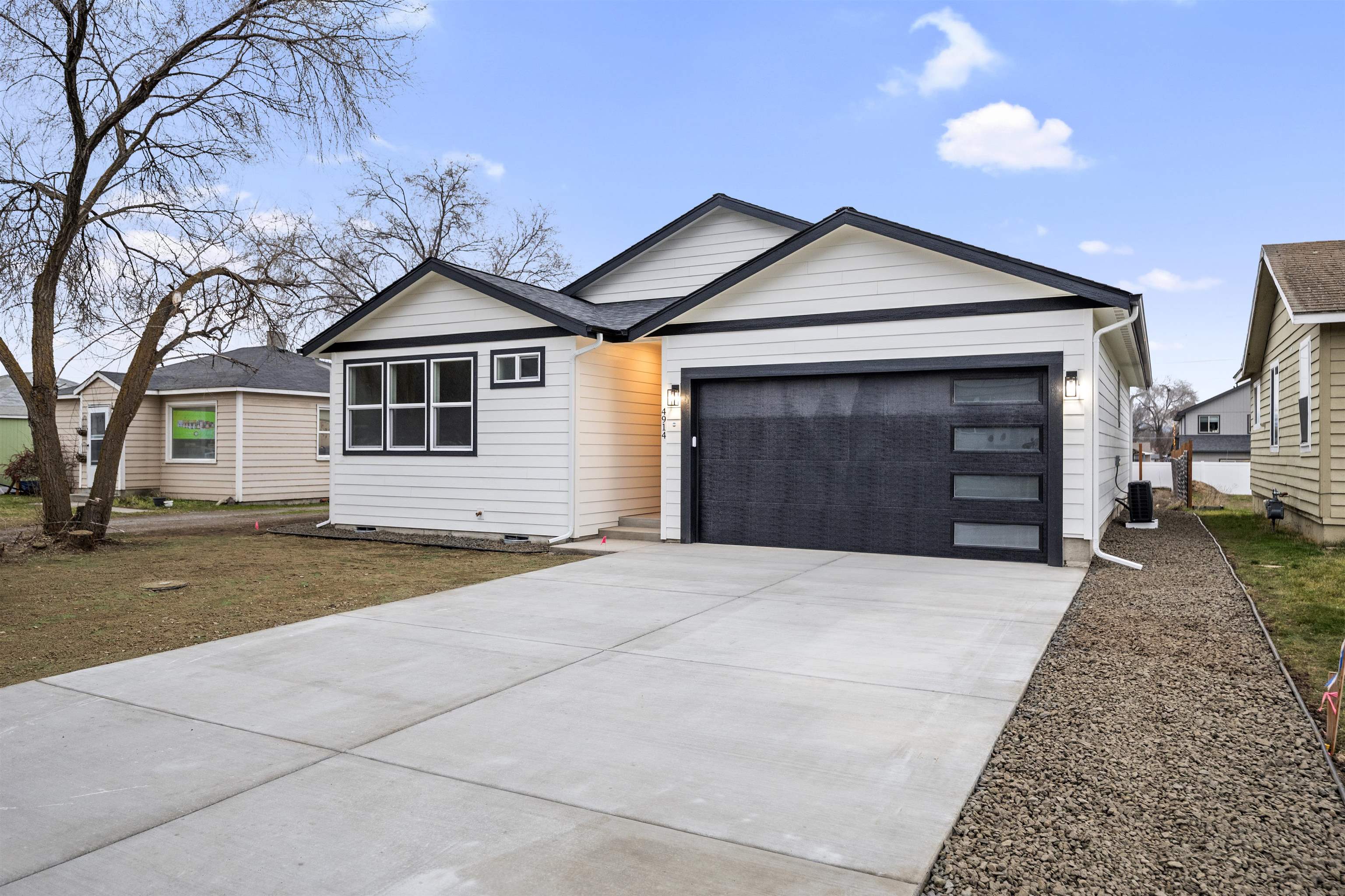 4914 E Fairview Ave - Photo 3