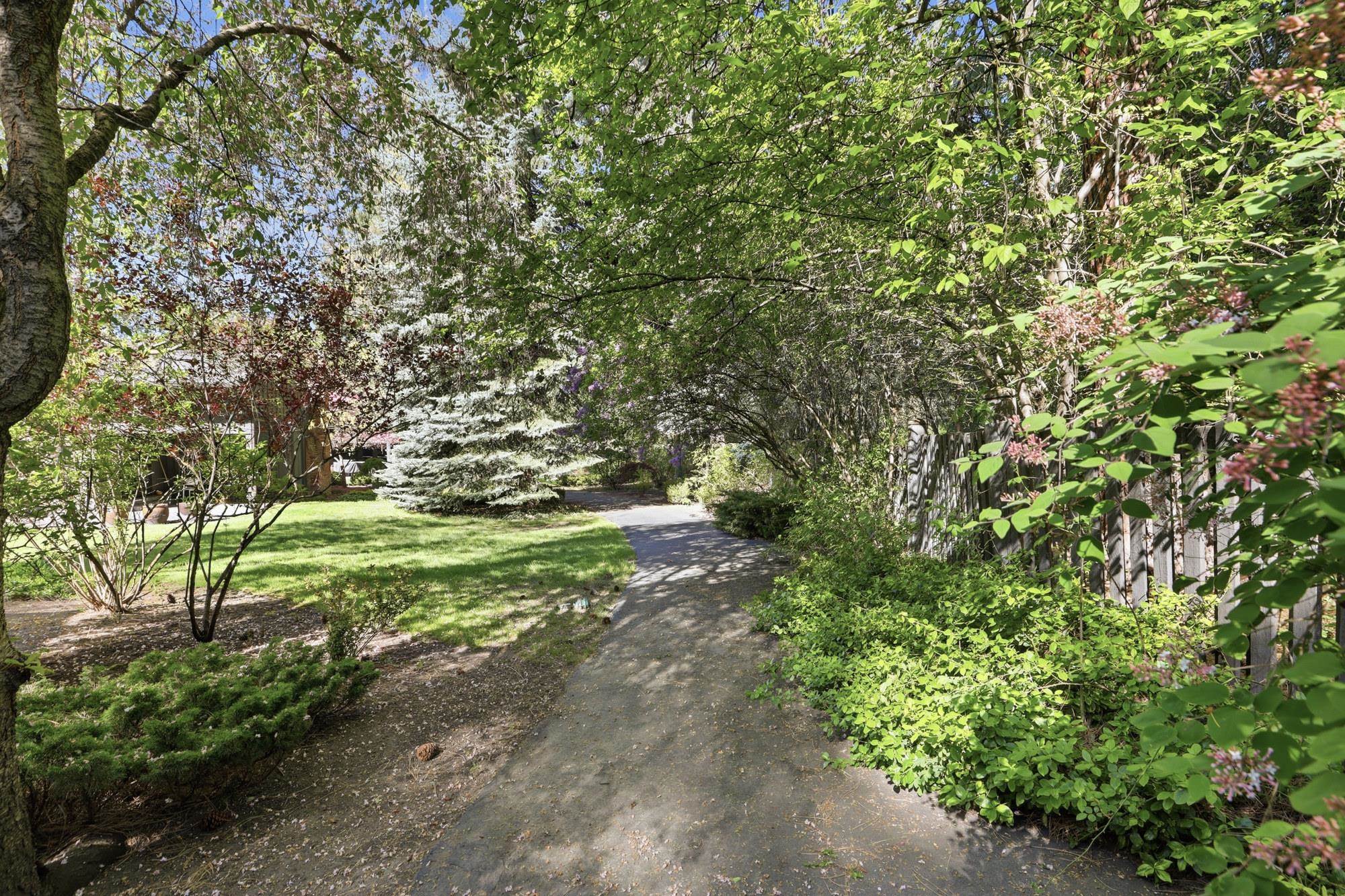 1925 E Rockwood Blvd - Photo 39