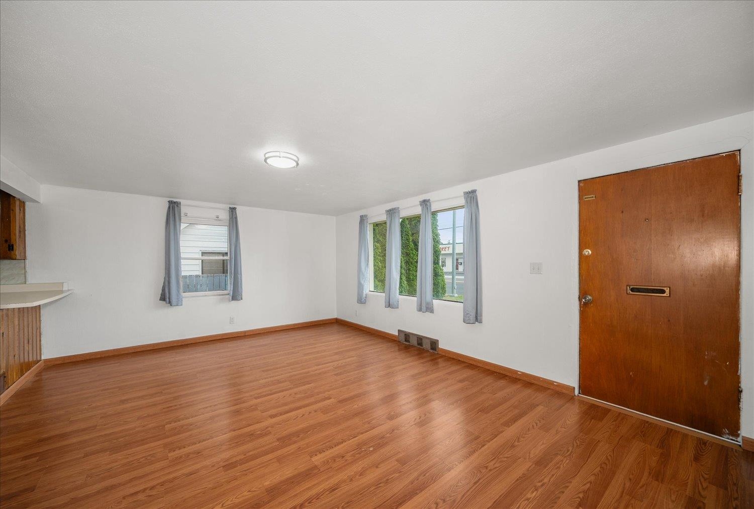 1720 E Francis Ave - Photo 4