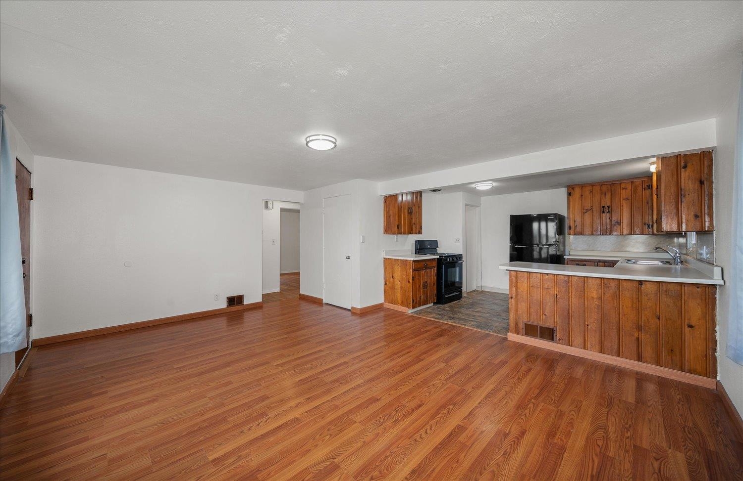 1720 E Francis Ave - Photo 5