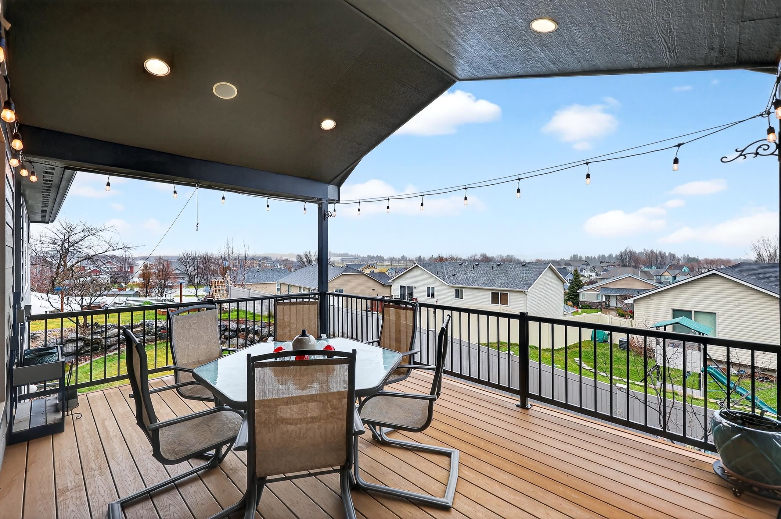 729 MONTAGUE Dr - Photo 2