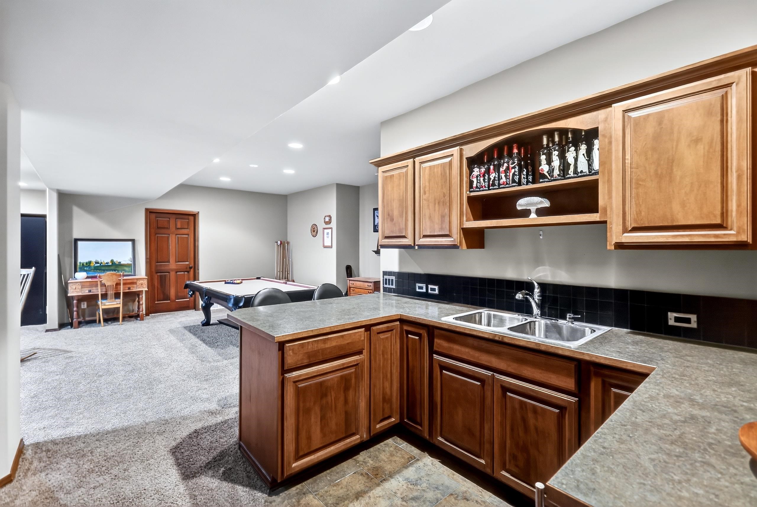 729 MONTAGUE Dr - Photo 9
