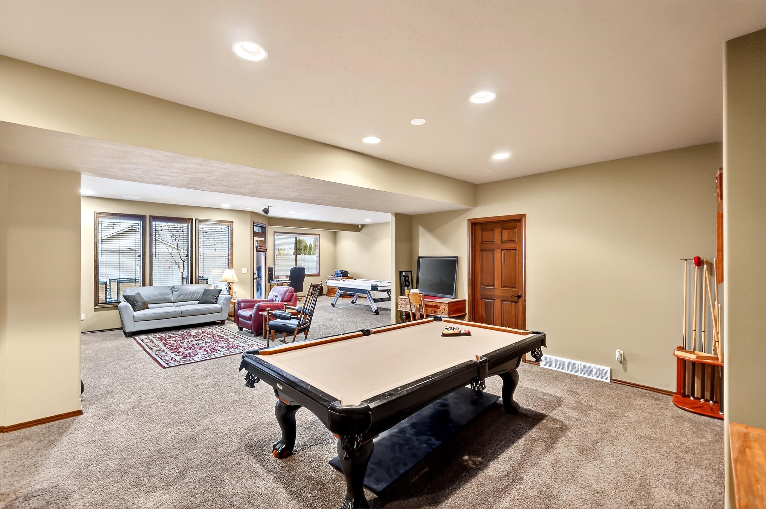 729 MONTAGUE Dr - Photo 33
