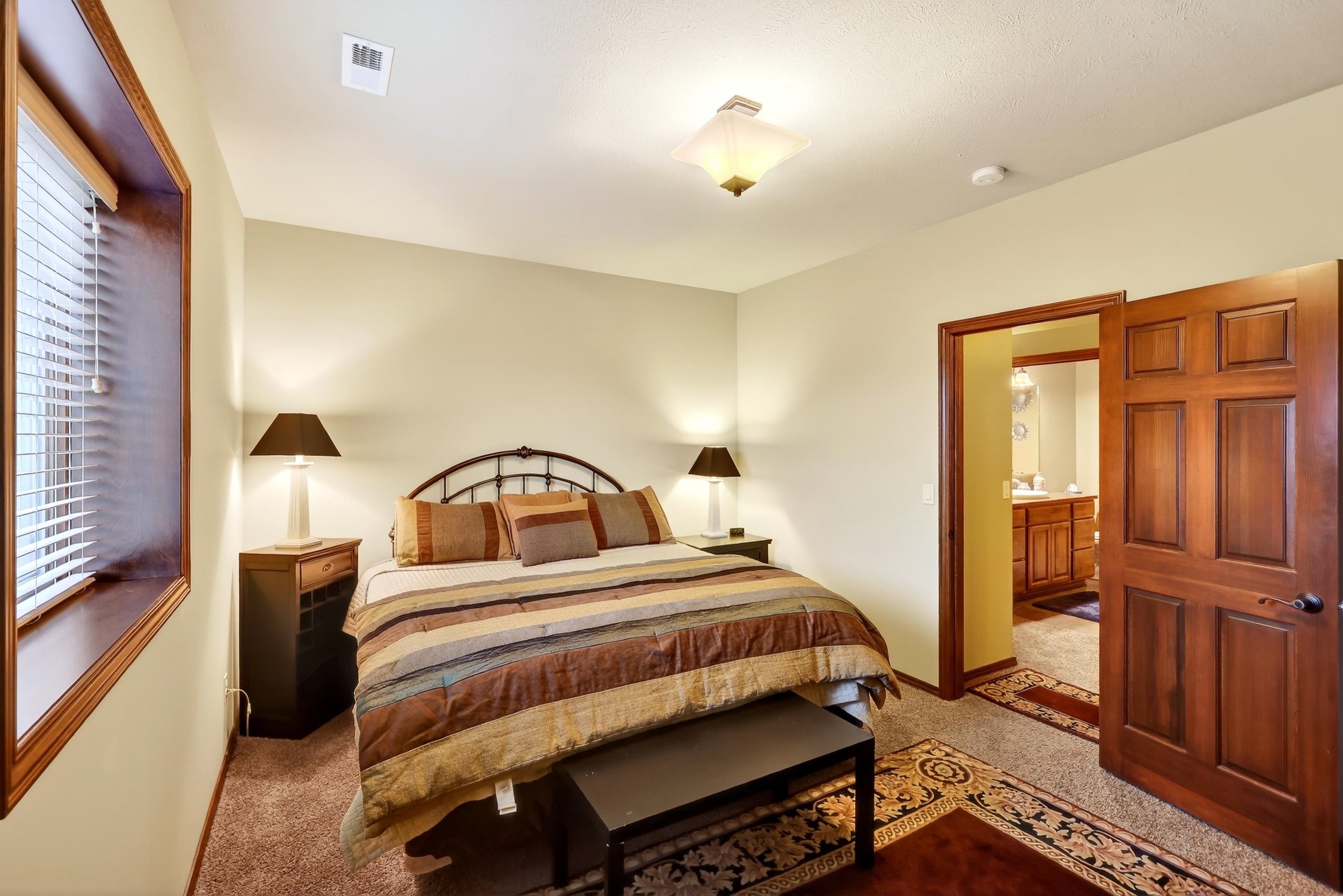 729 MONTAGUE Dr - Photo 40