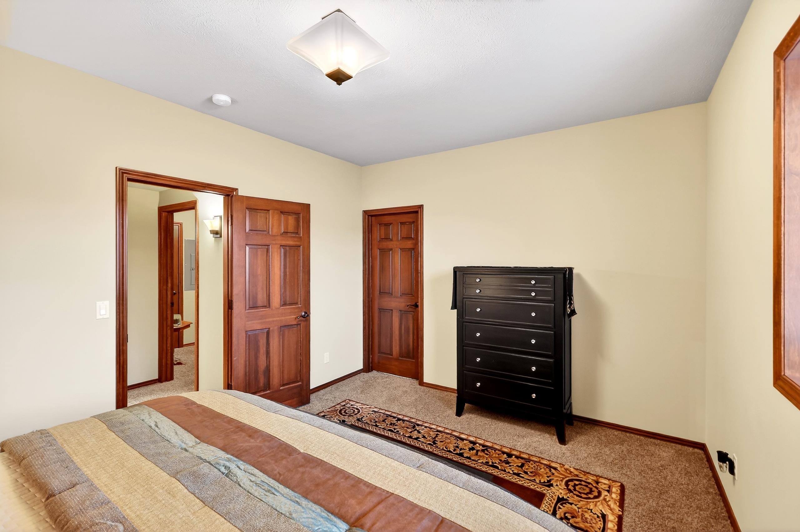 729 MONTAGUE Dr - Photo 41