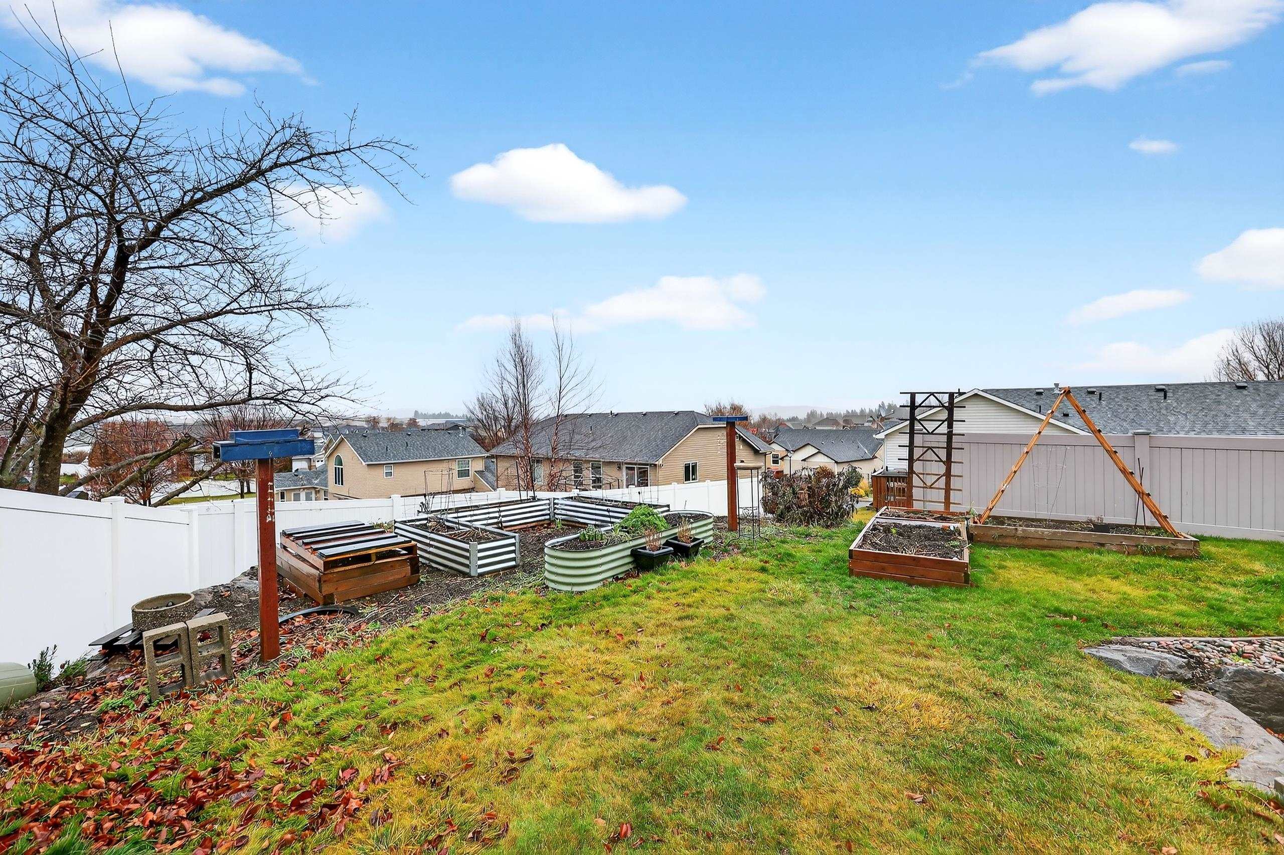 729 MONTAGUE Dr - Photo 44