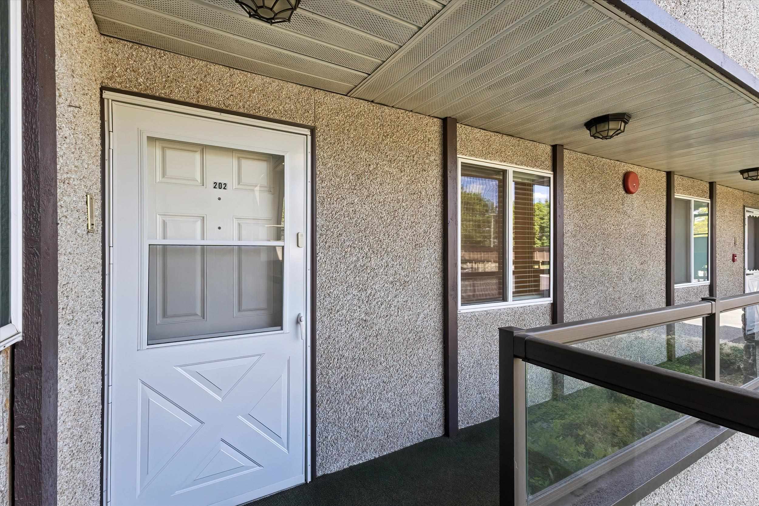 935 W Glass Ave - Photo 7