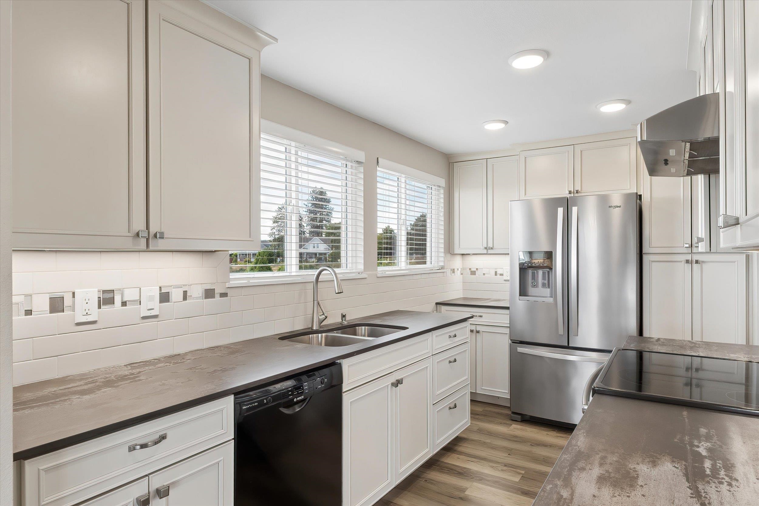 935 W Glass Ave - Photo 22
