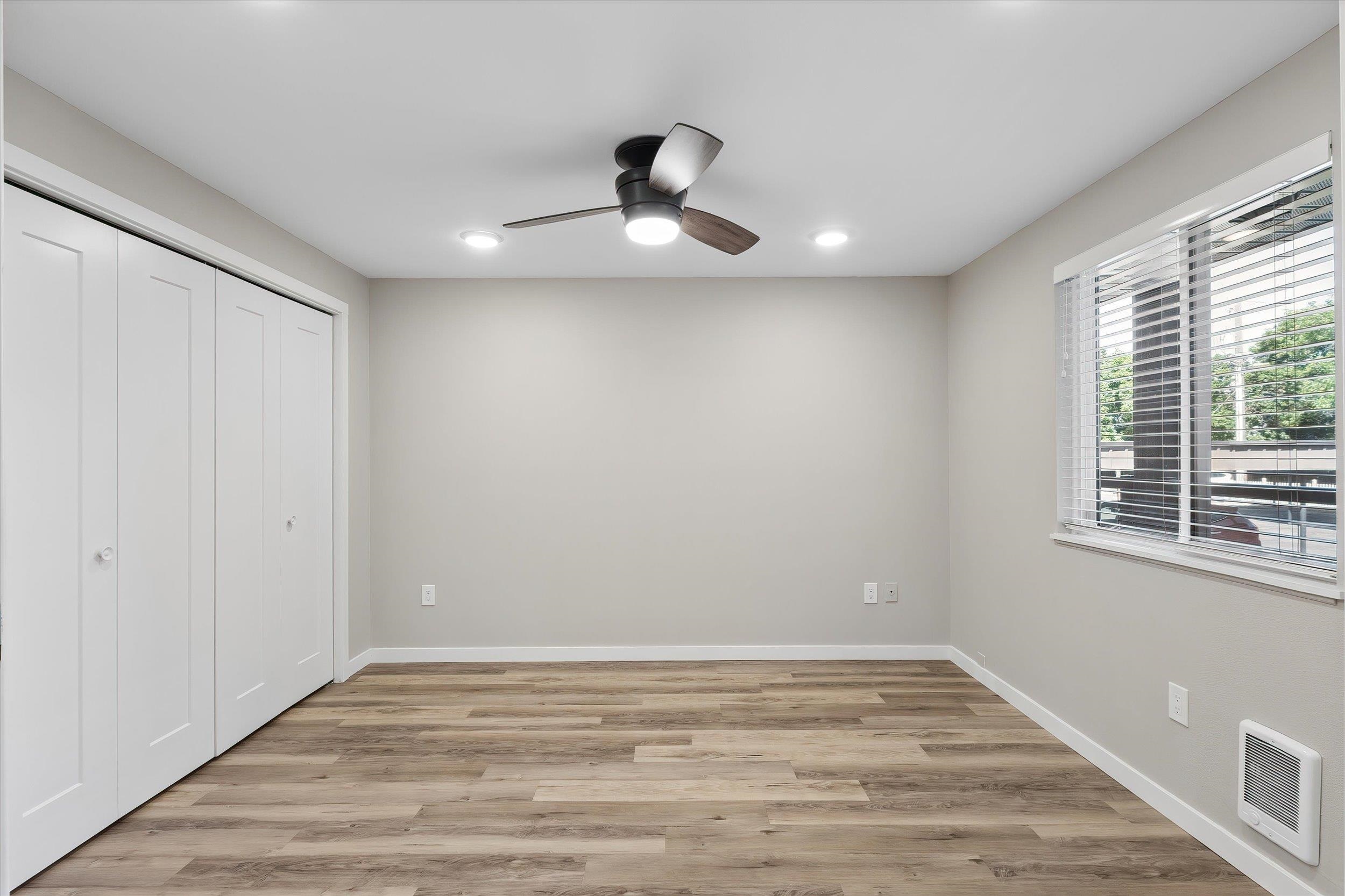 935 W Glass Ave - Photo 32
