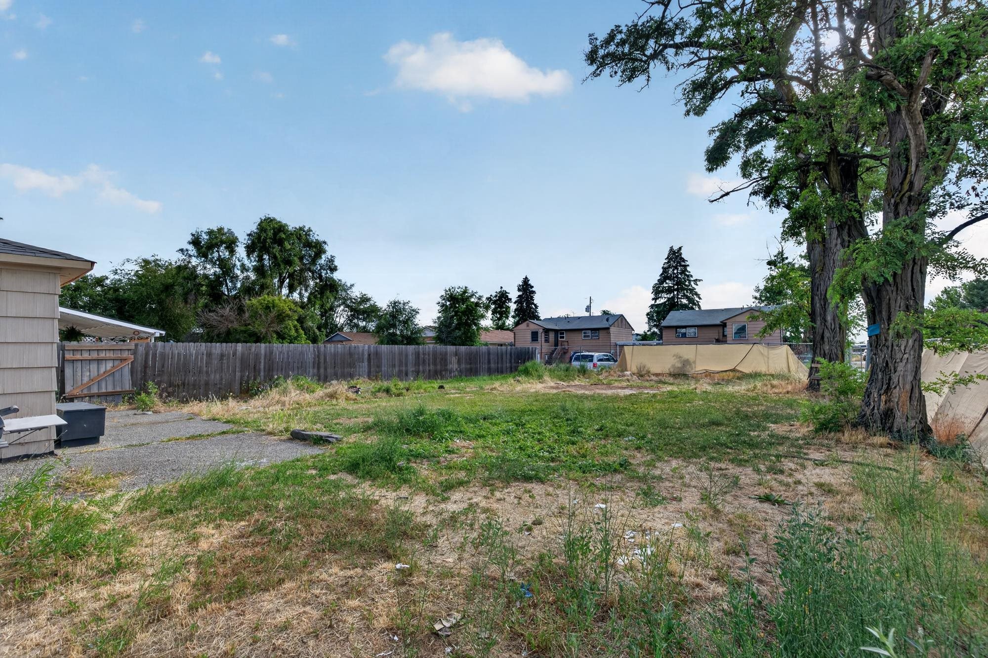 2443 N Wiscomb St - Photo 32