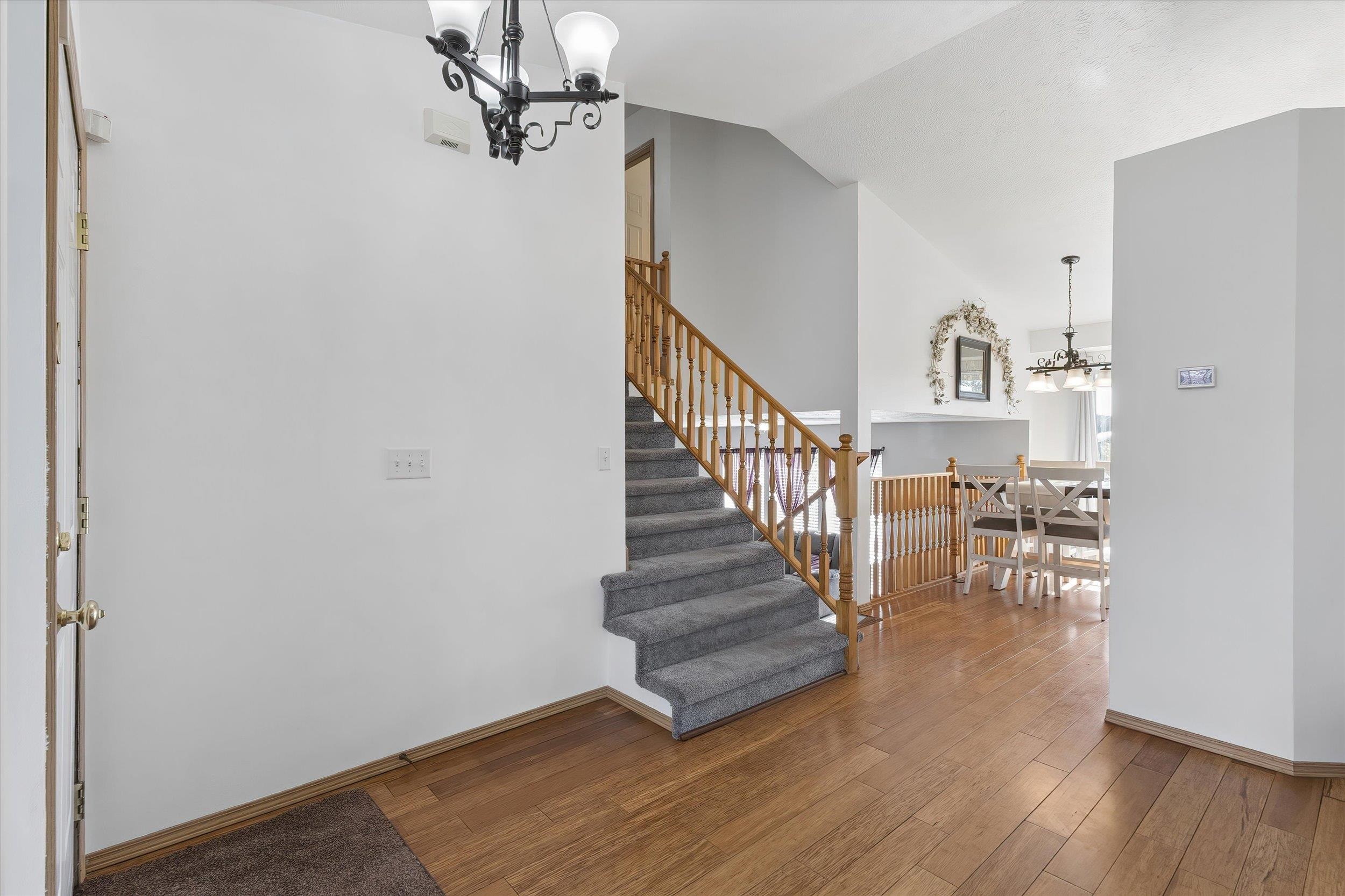 1007 Stanley St - Photo 5