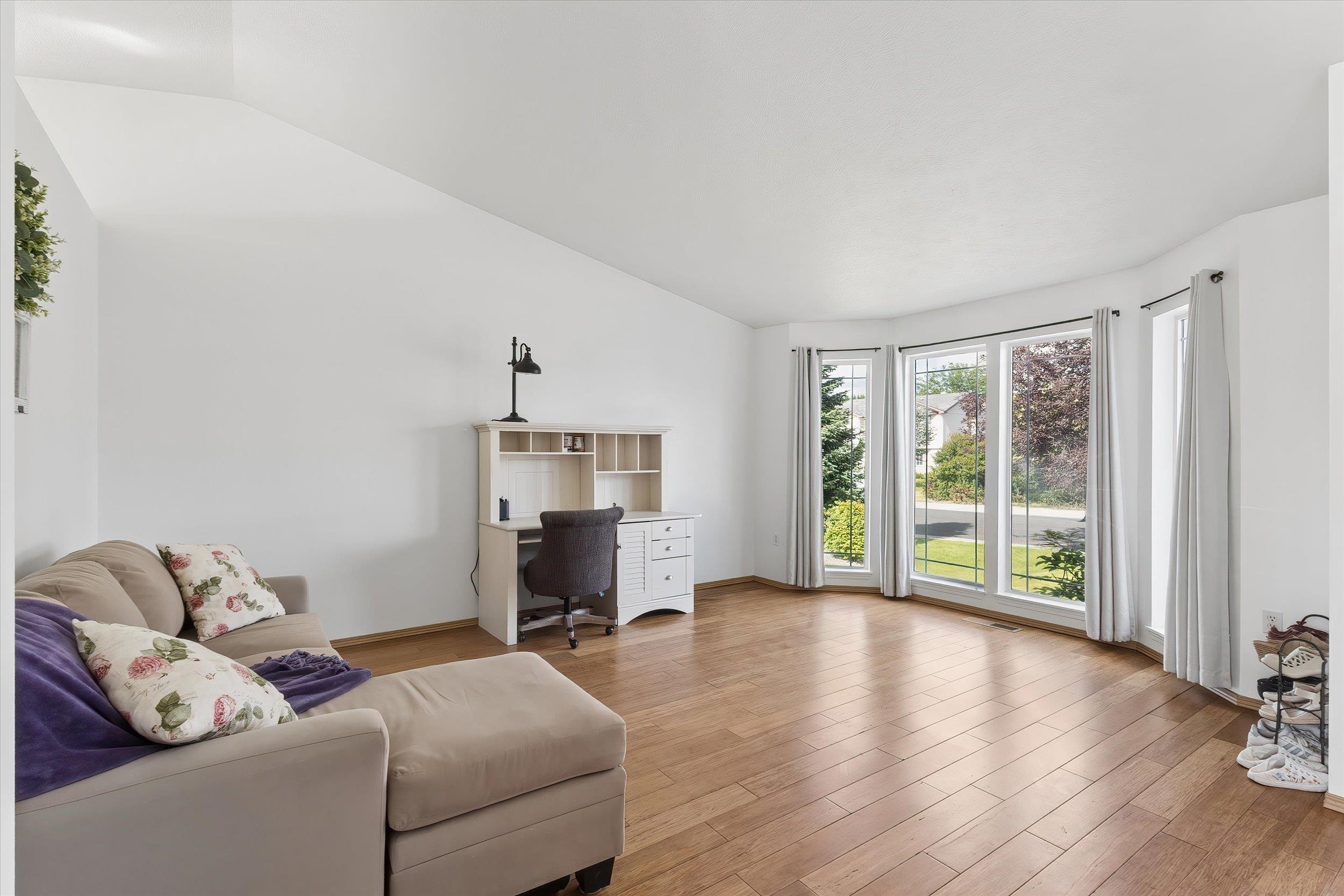 1007 Stanley St - Photo 8