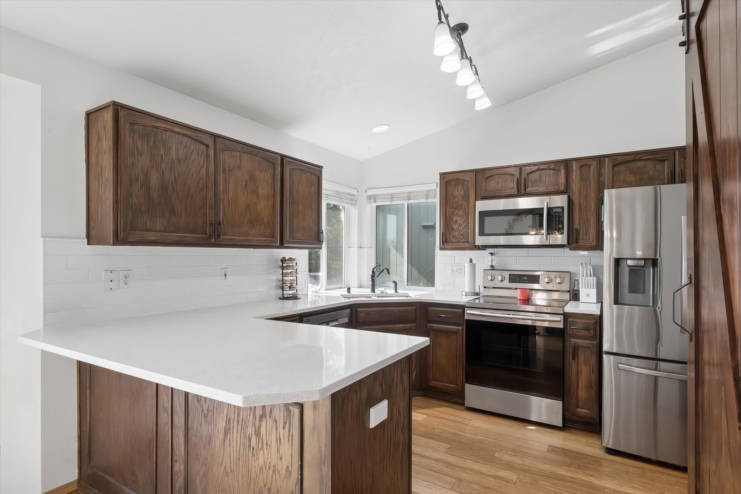 1007 Stanley St - Photo 14