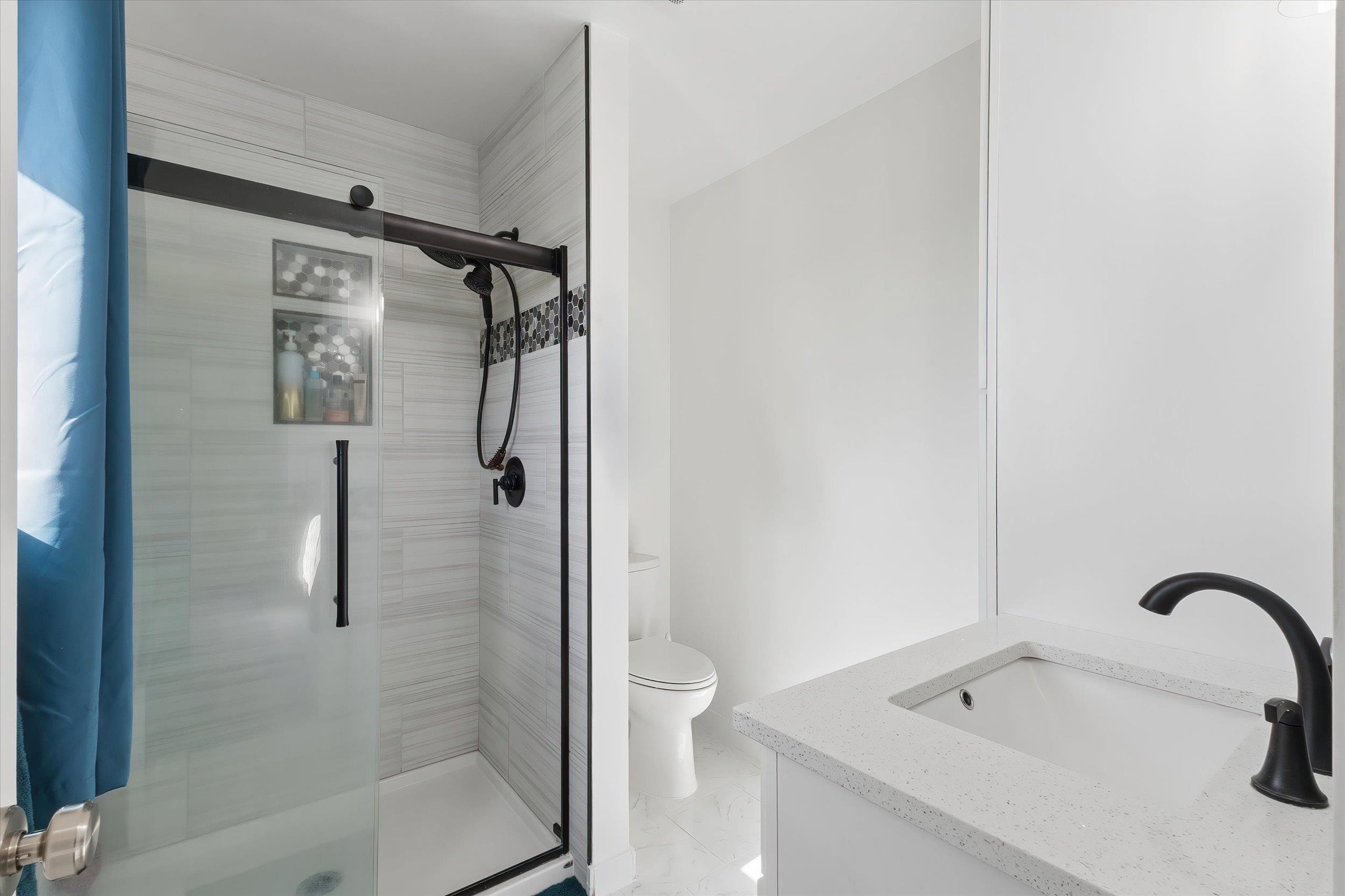 1007 Stanley St - Photo 20