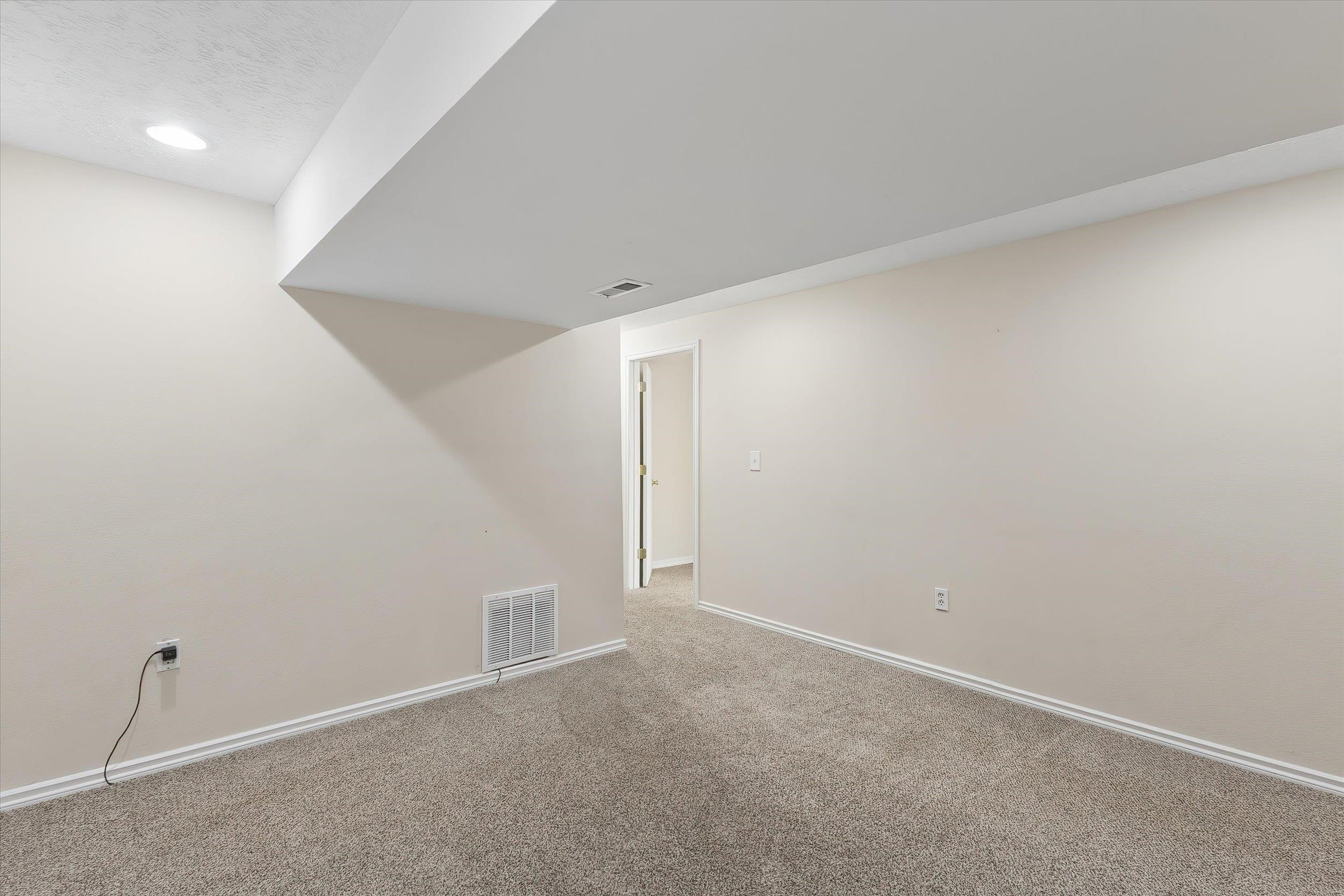 1007 Stanley St - Photo 31