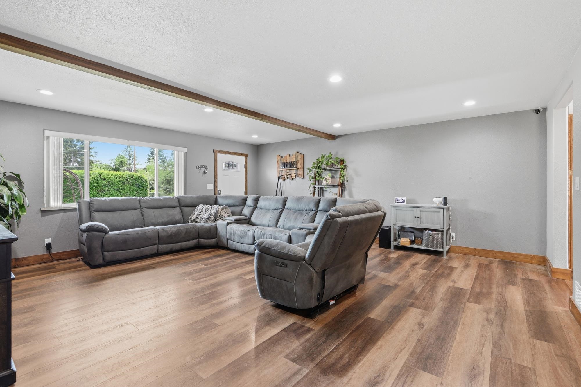 3617 N Center Rd - Photo 4