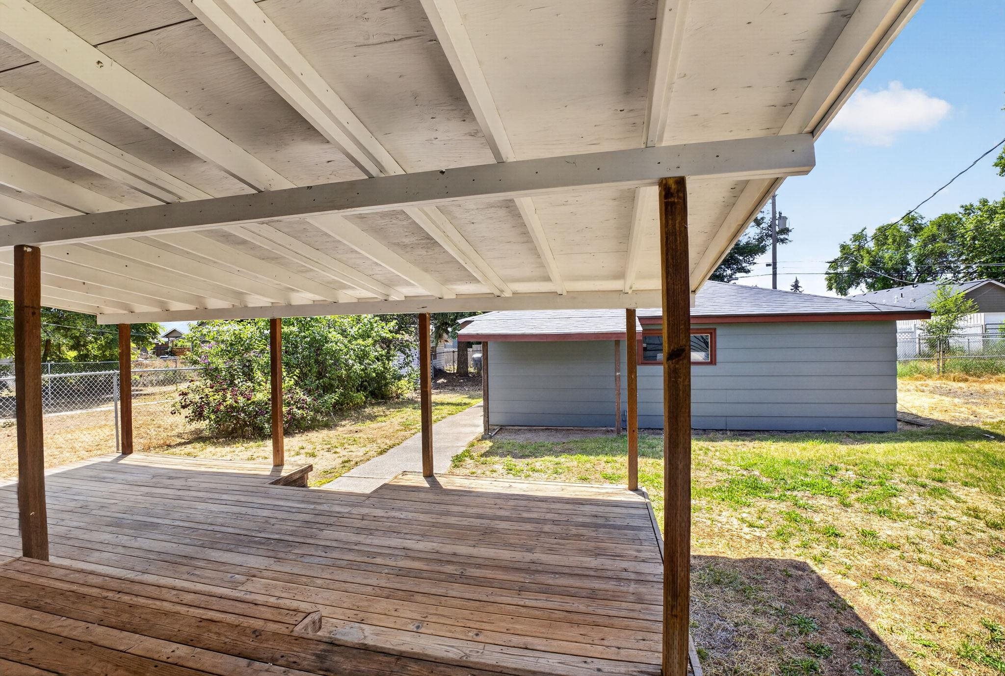 538 E CROWN Ave - Photo 38