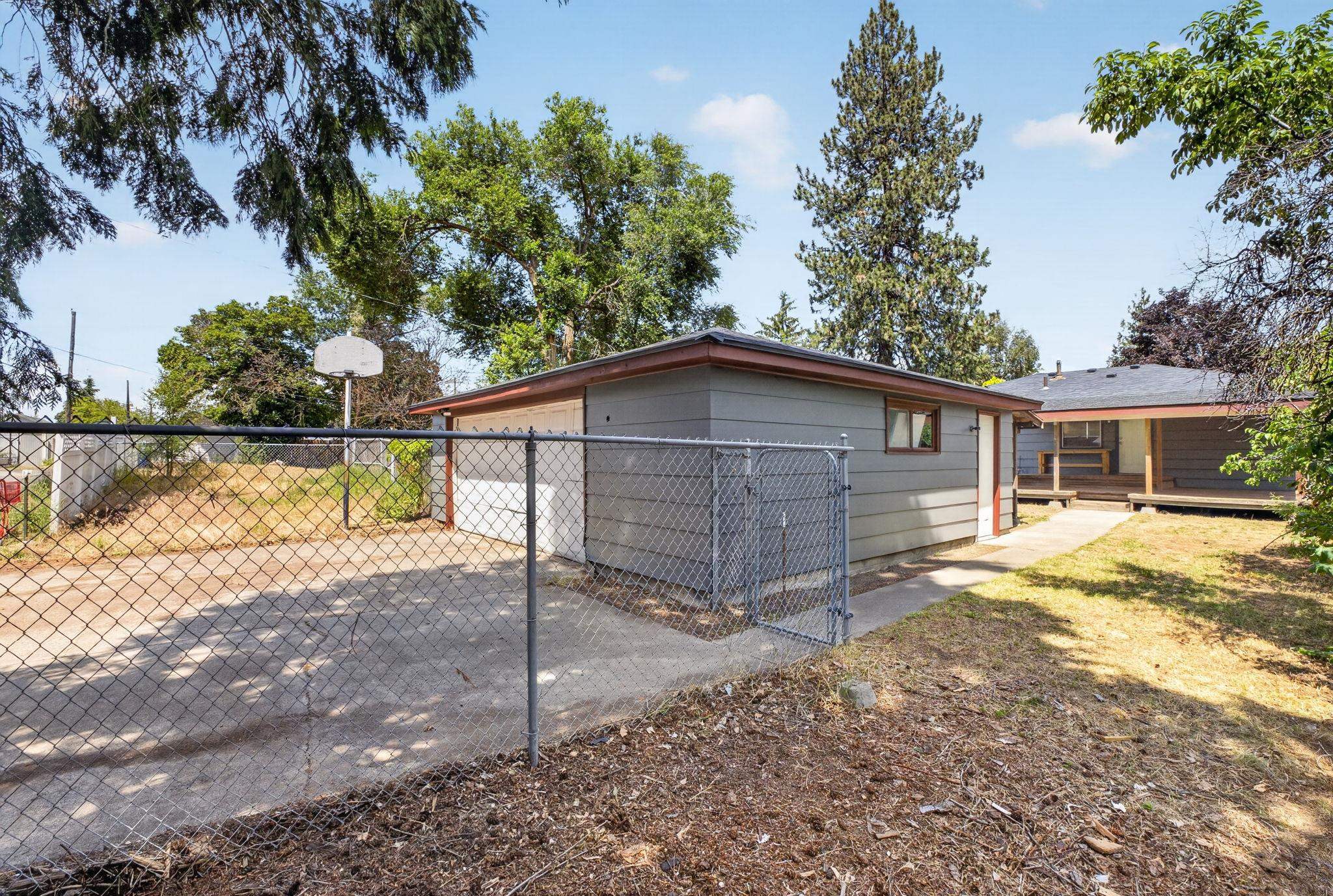 538 E CROWN Ave - Photo 43
