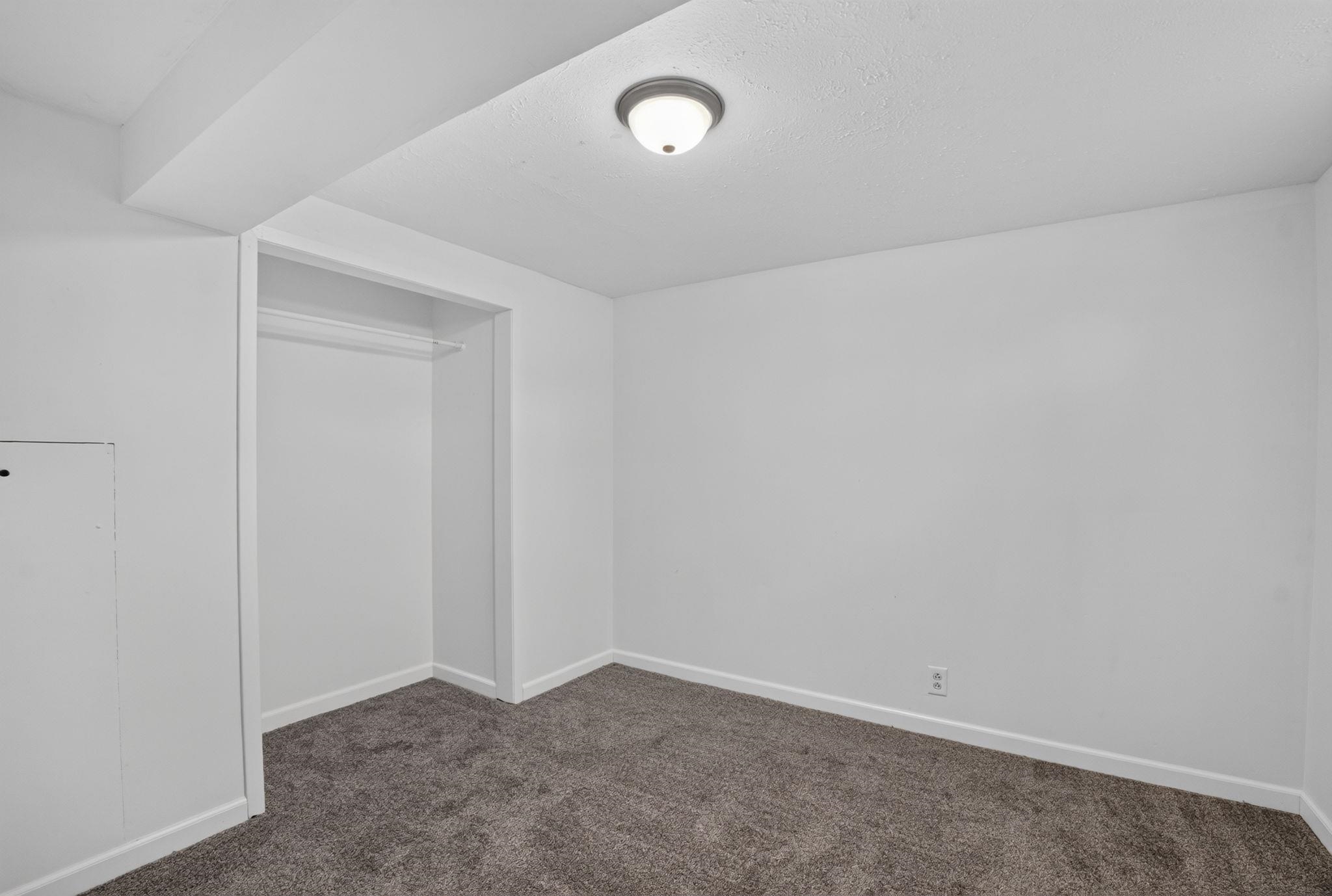 538 E CROWN Ave - Photo 35