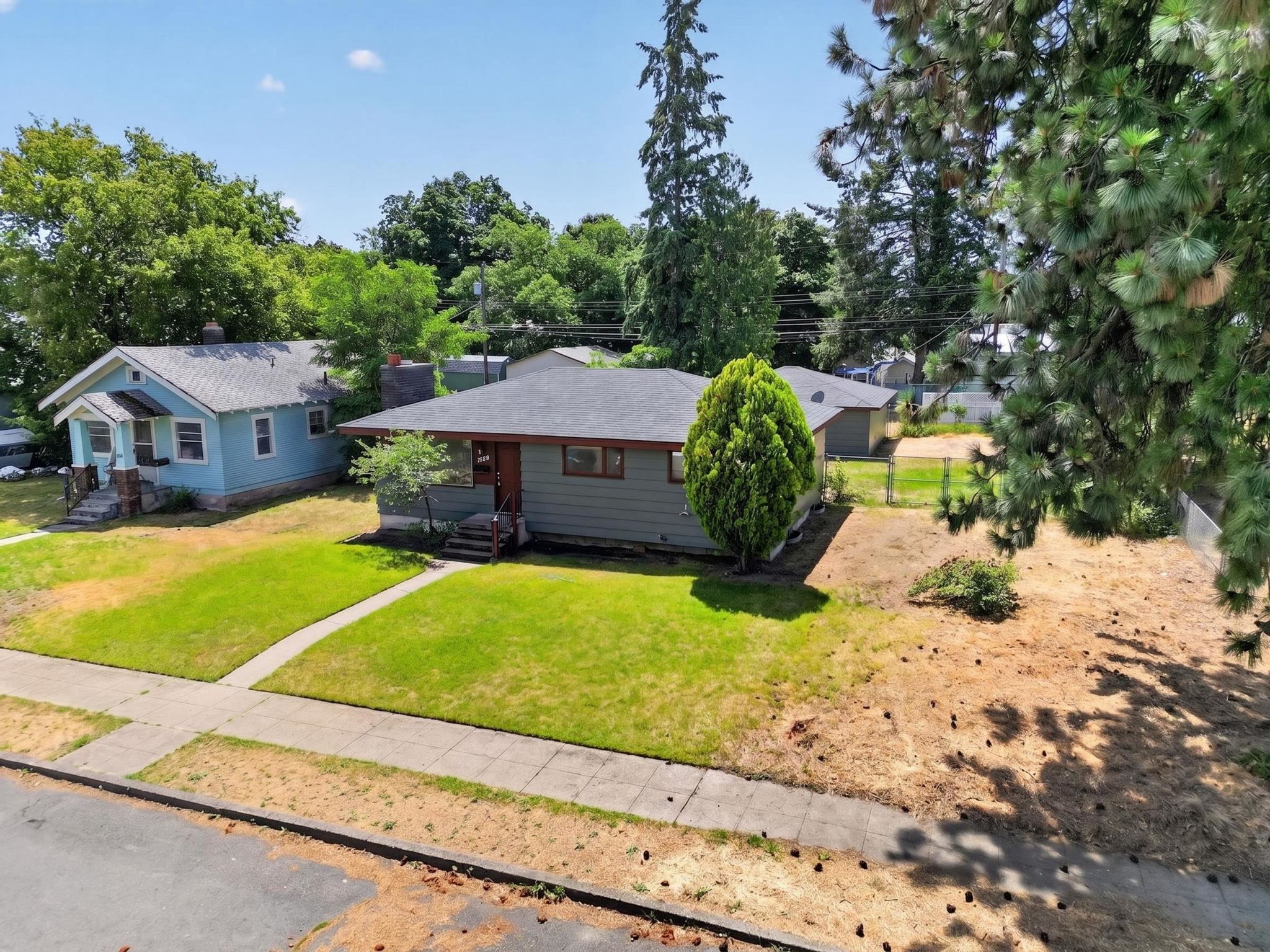 538 E CROWN Ave - Photo 3