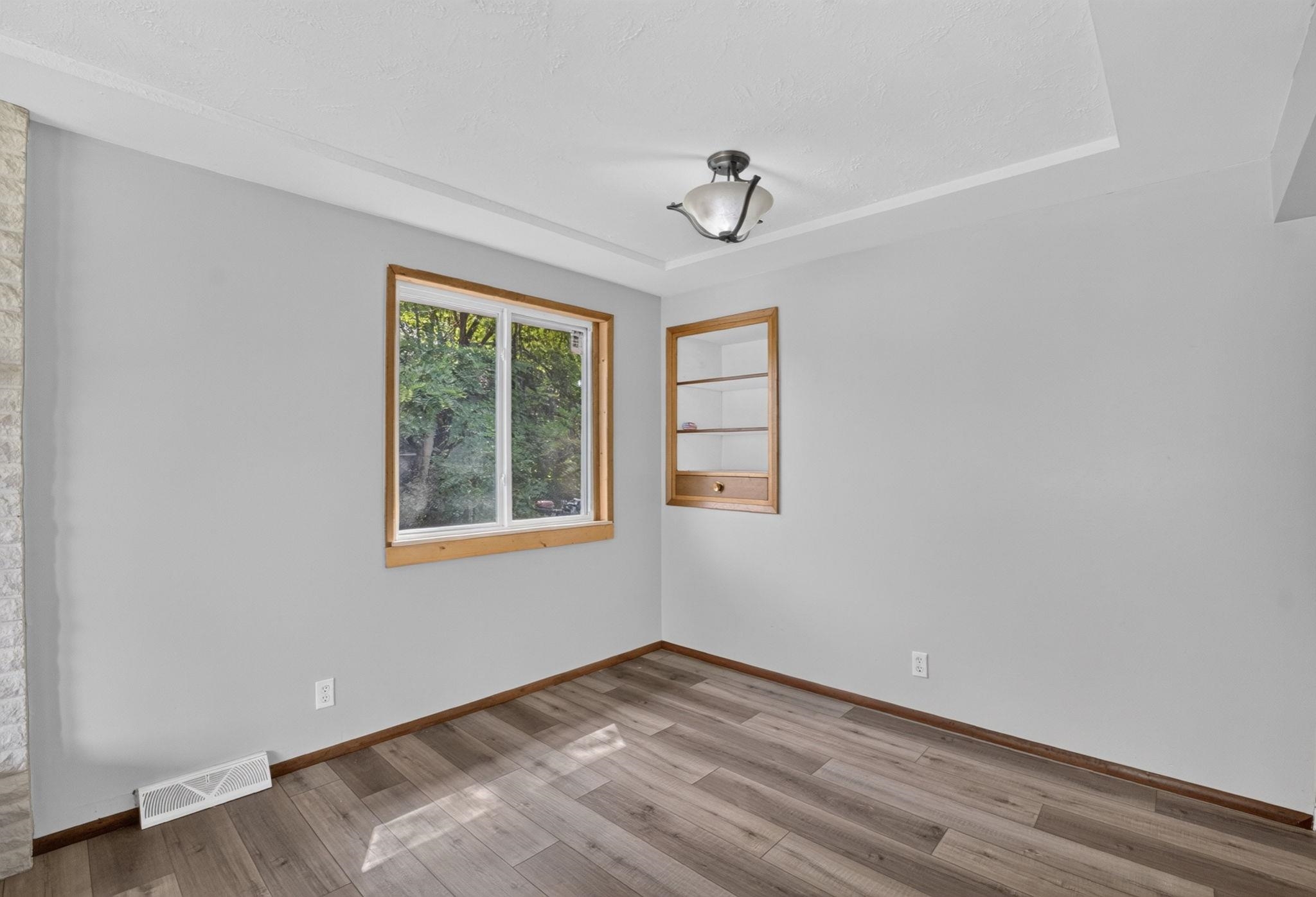 538 E CROWN Ave - Photo 12