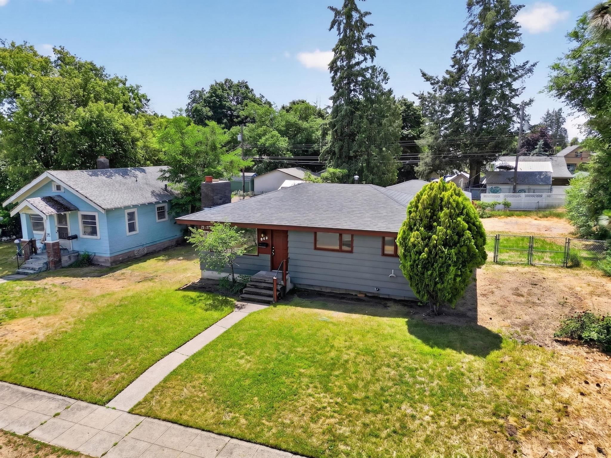 538 E CROWN Ave - Photo 4