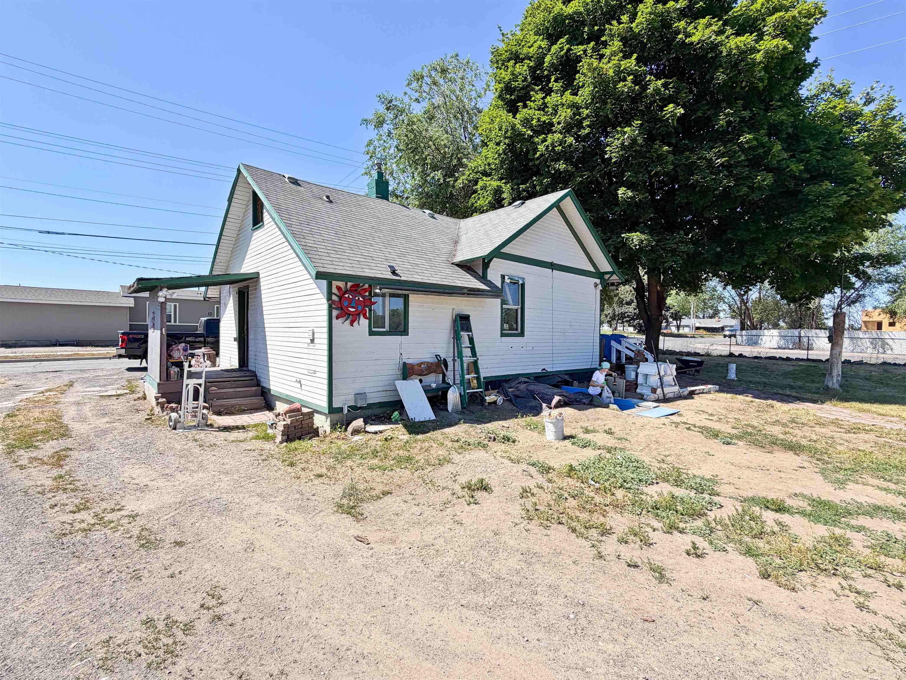 6702 N Crestline St - Photo 10