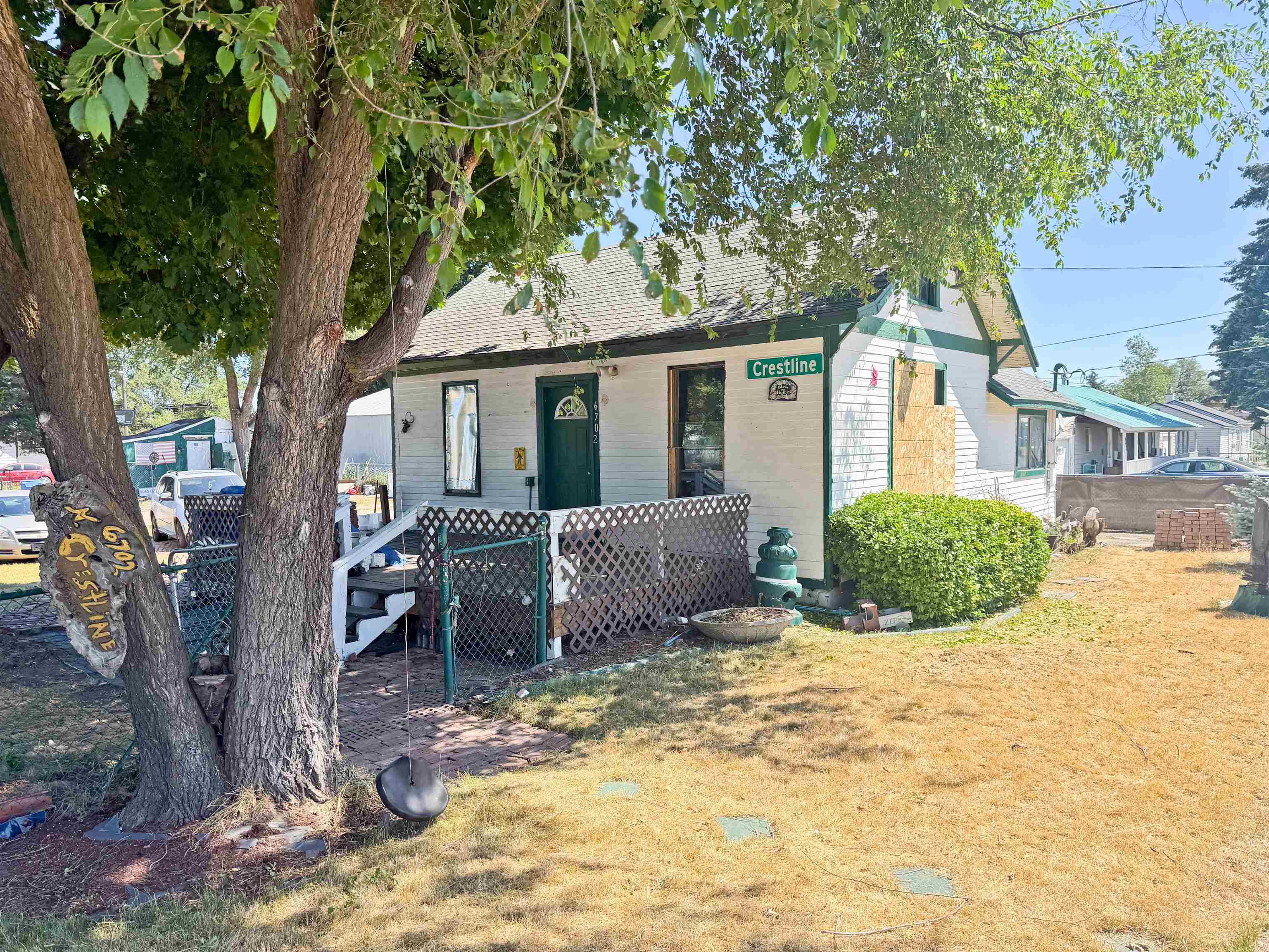 6702 N Crestline St - Photo 2