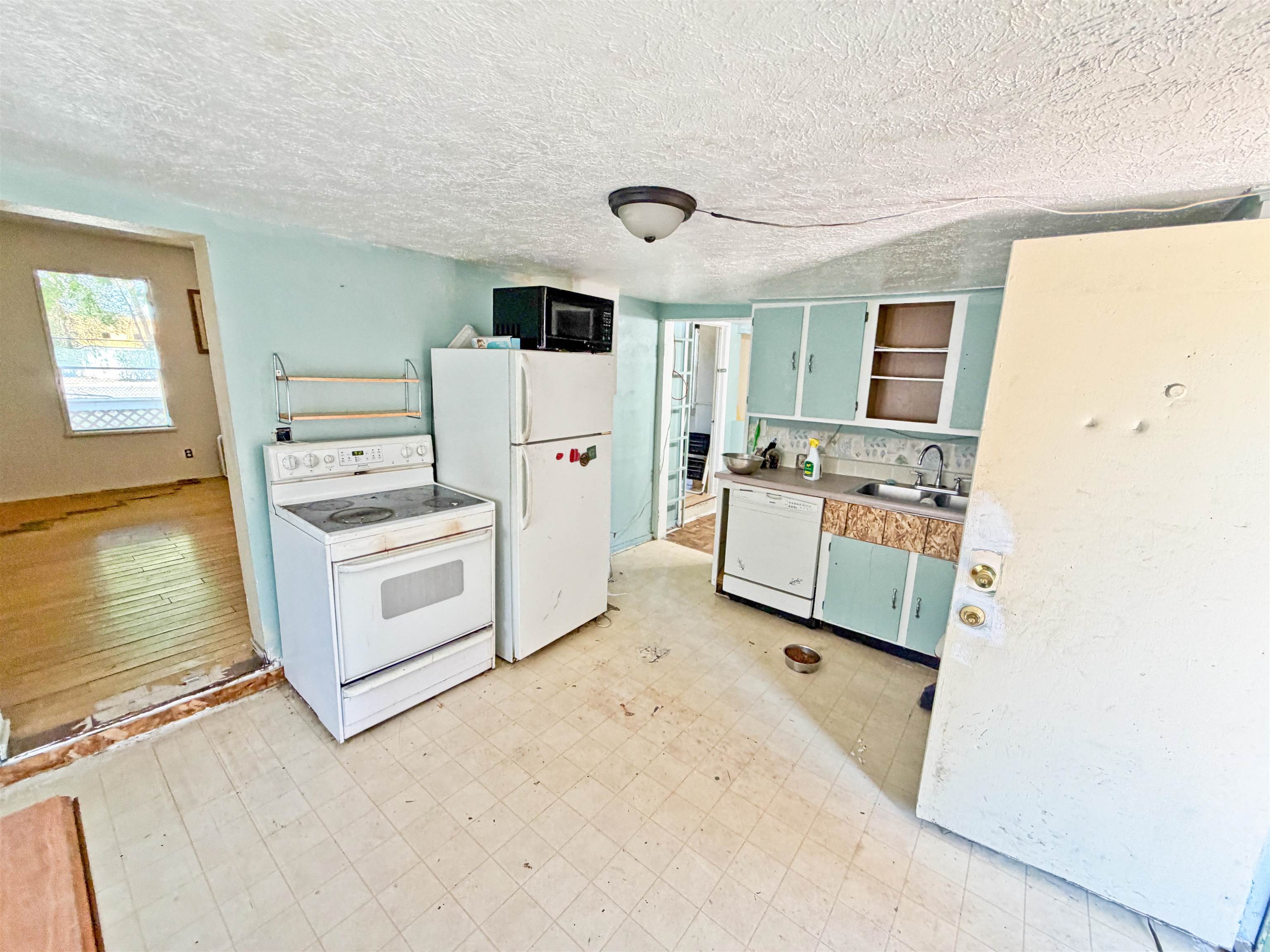 6702 N Crestline St - Photo 22