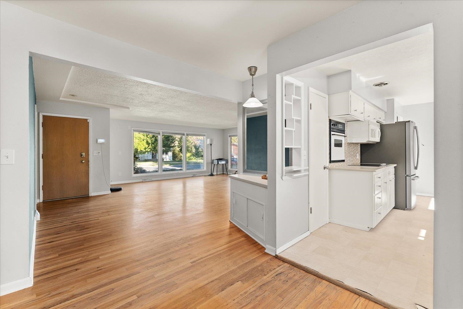1110 E 28th Ave - Photo 9