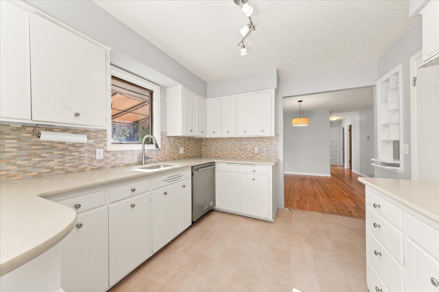 1110 E 28th Ave - Photo 12