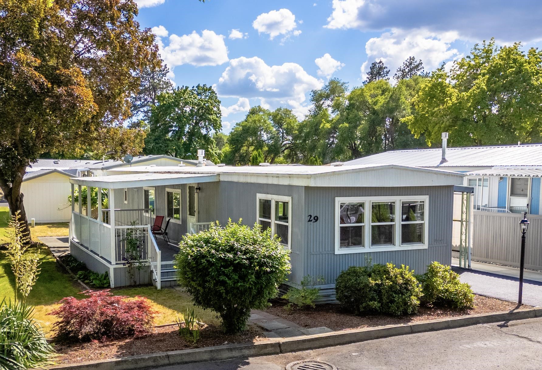 208 S Neyland Rd - Photo 1