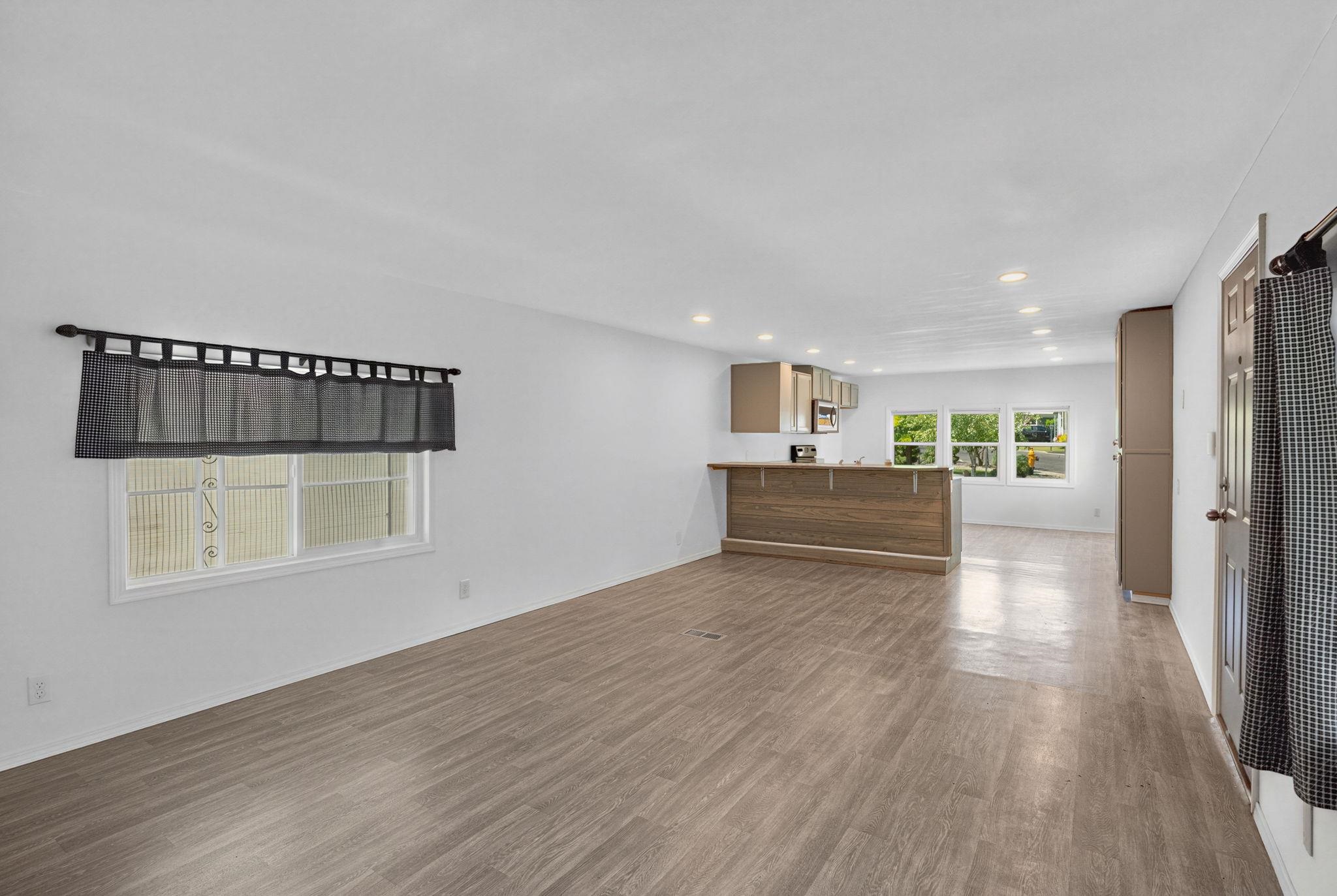 208 S Neyland Rd - Photo 4